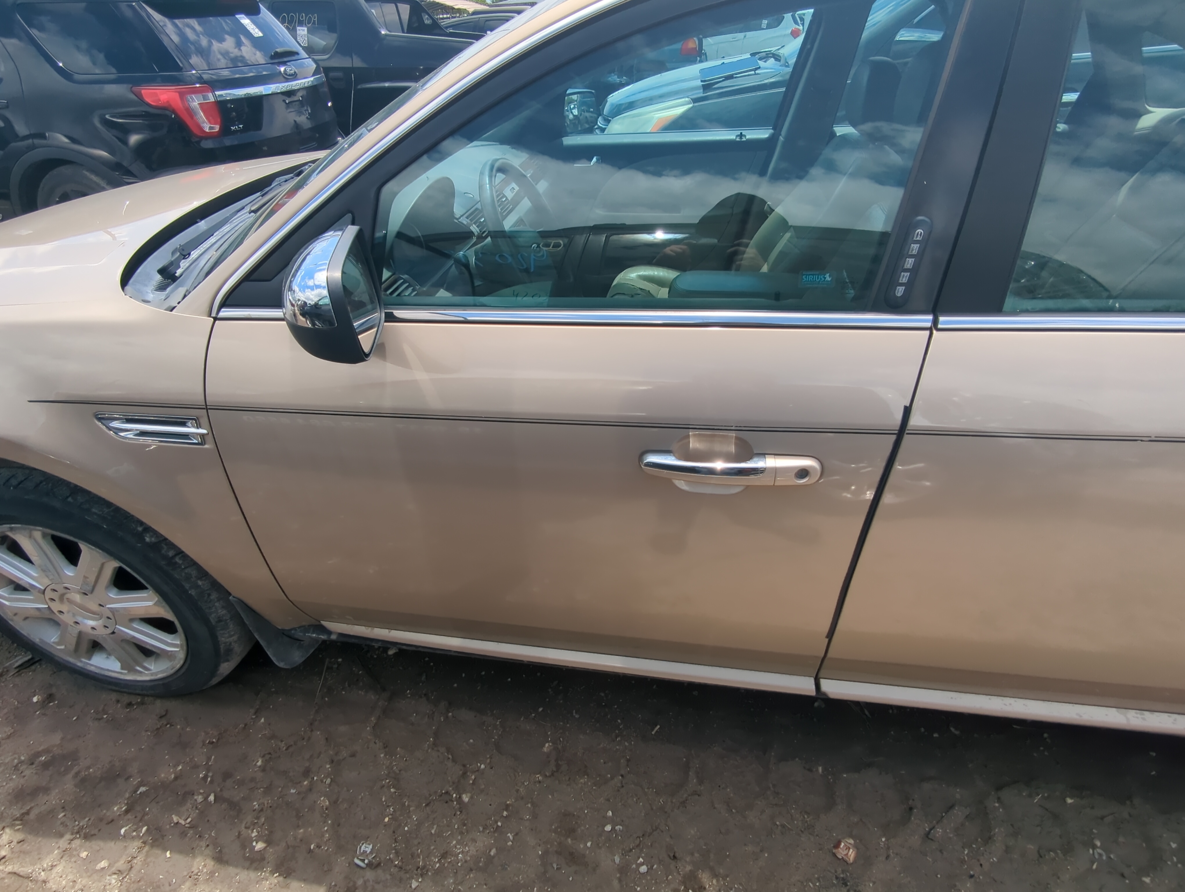 Picture of 2008-2009 Ford Taurus Driver Front Door Oem 923798