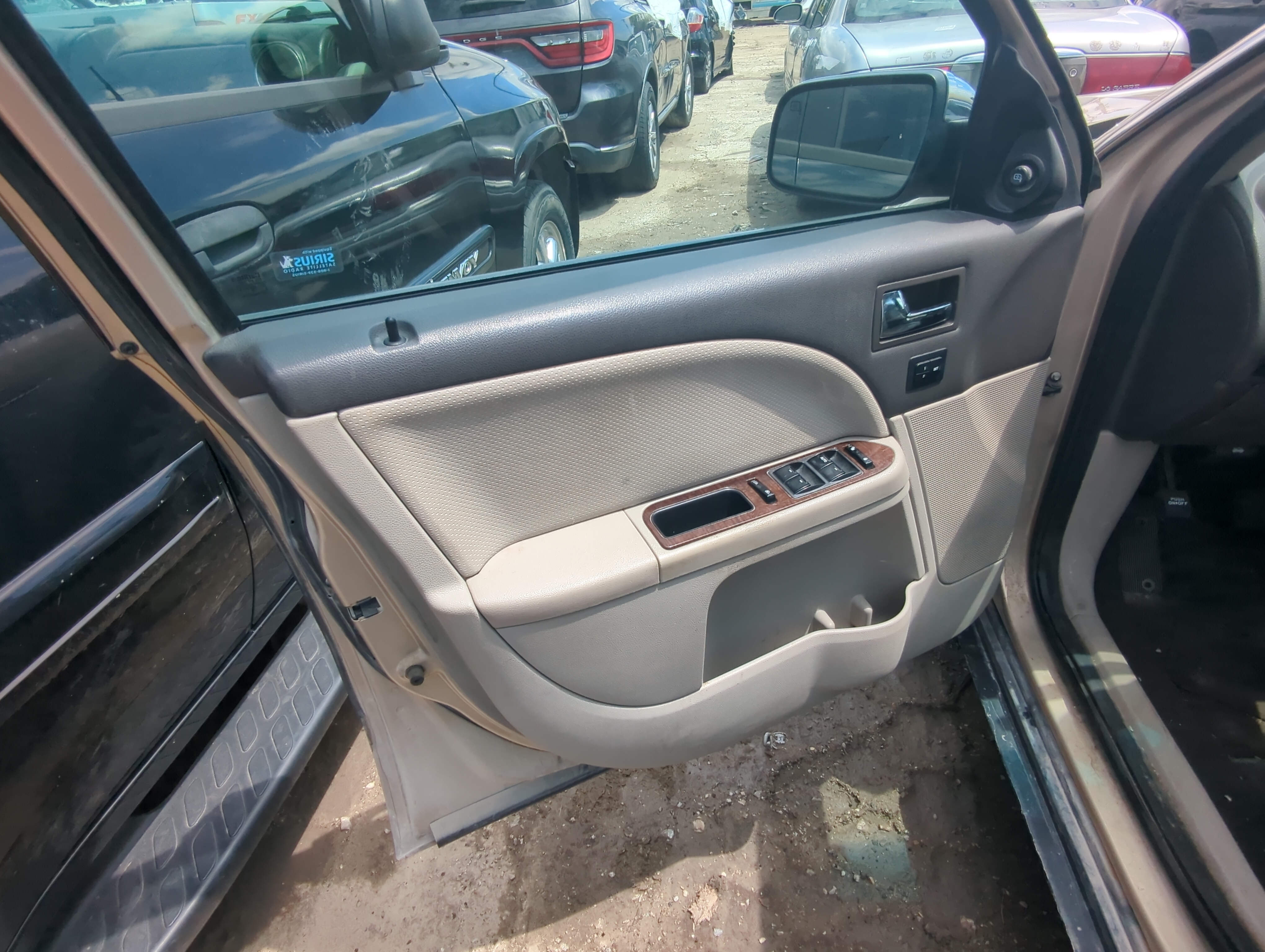 Picture of 2008 Ford Taurus Front Left Driver Interior Door Panel Trim 923953