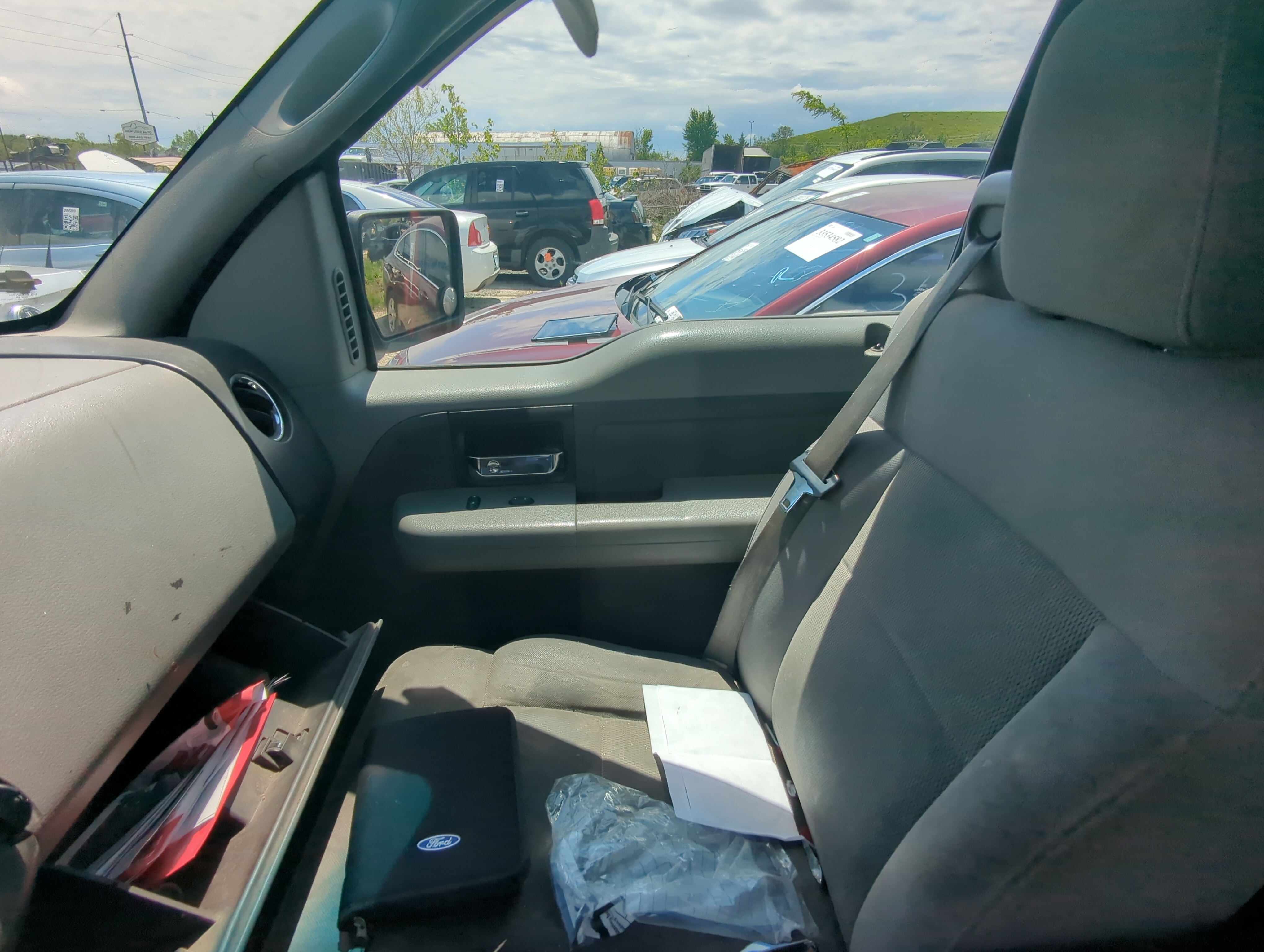 Picture of 2006 Ford F-150 Front Right Passenger Interior Door Panel Trim 924250
