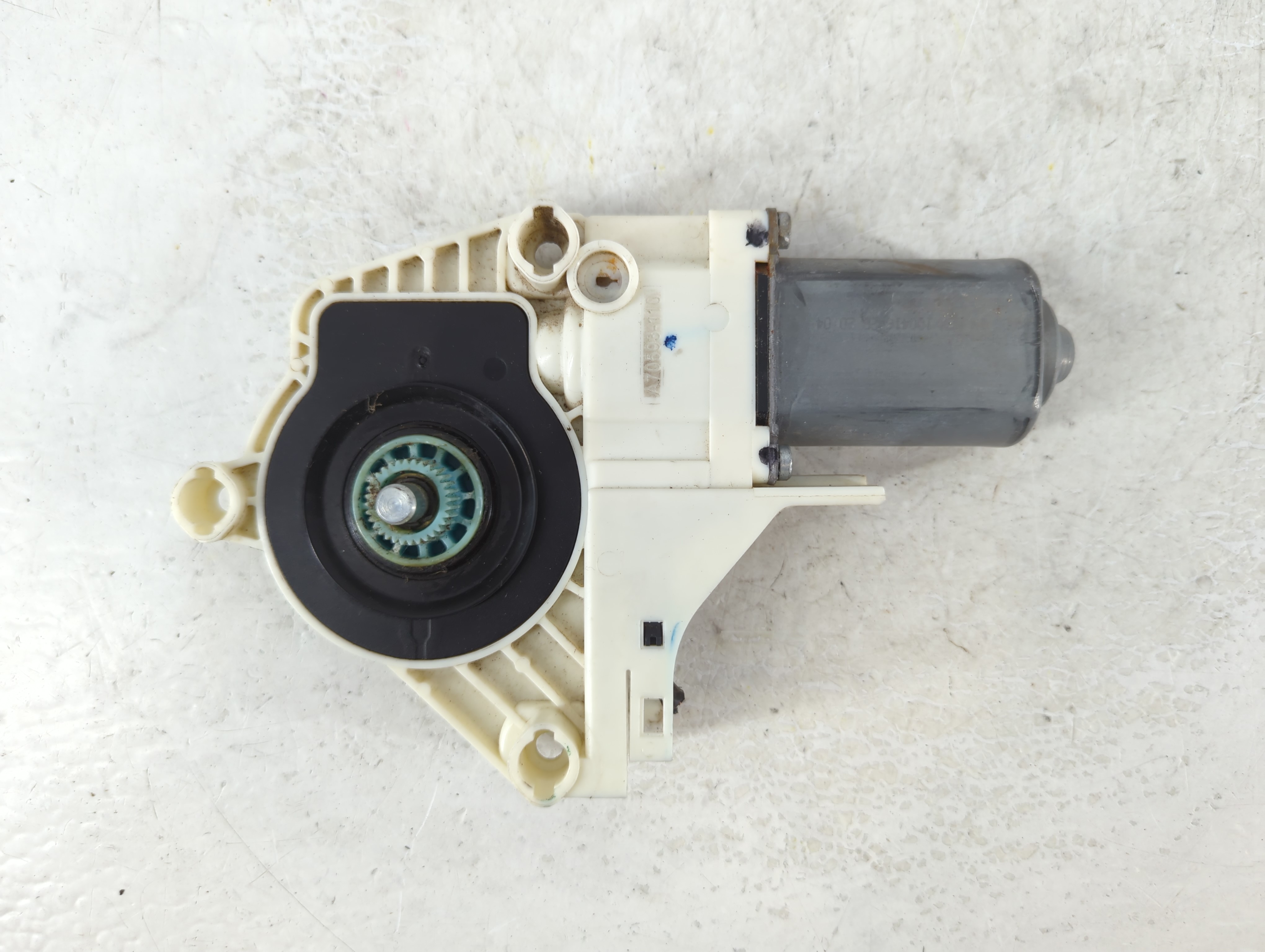 2011-2019 Ford Fiesta Passenger Front Right Power Window Motor 924438 - Oemusedautoparts1.com