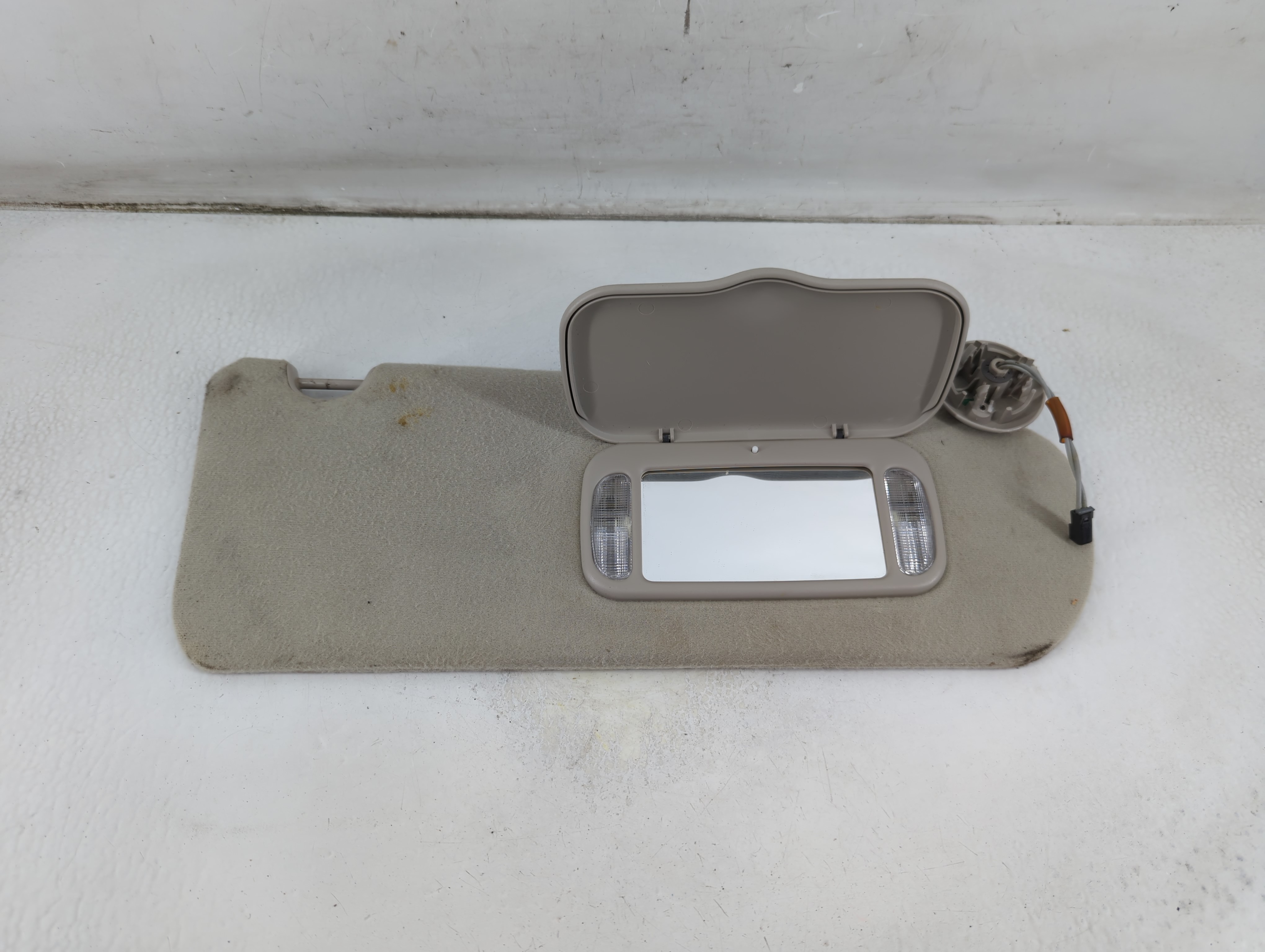 Picture of 2001-2001 Pontiac Montana Passenger Sun Visor Mirror Right Sunvisor Grey 924507