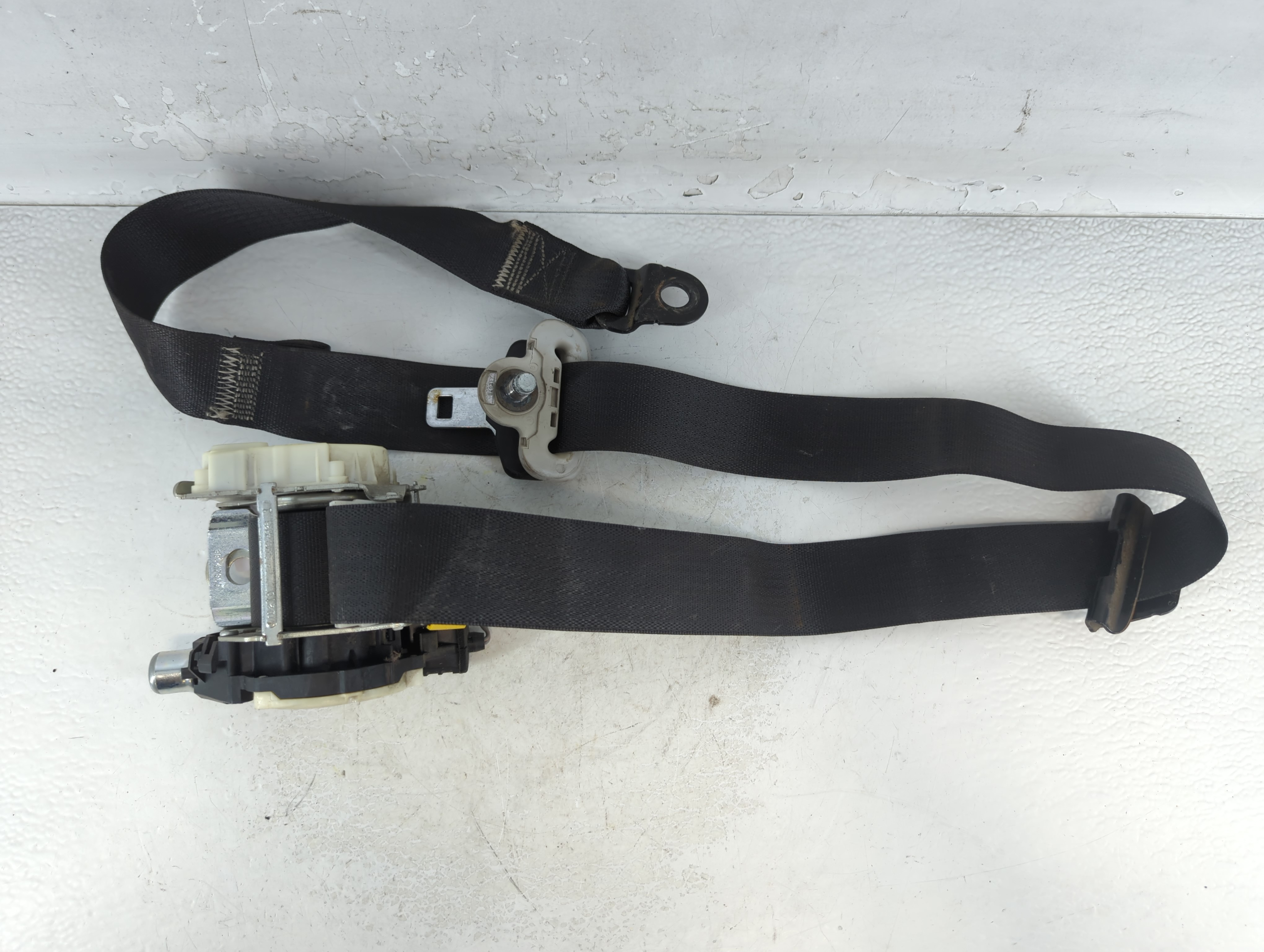 Picture of Dodge Caravan Passenger Right Seat Belt Front Retractor 924552