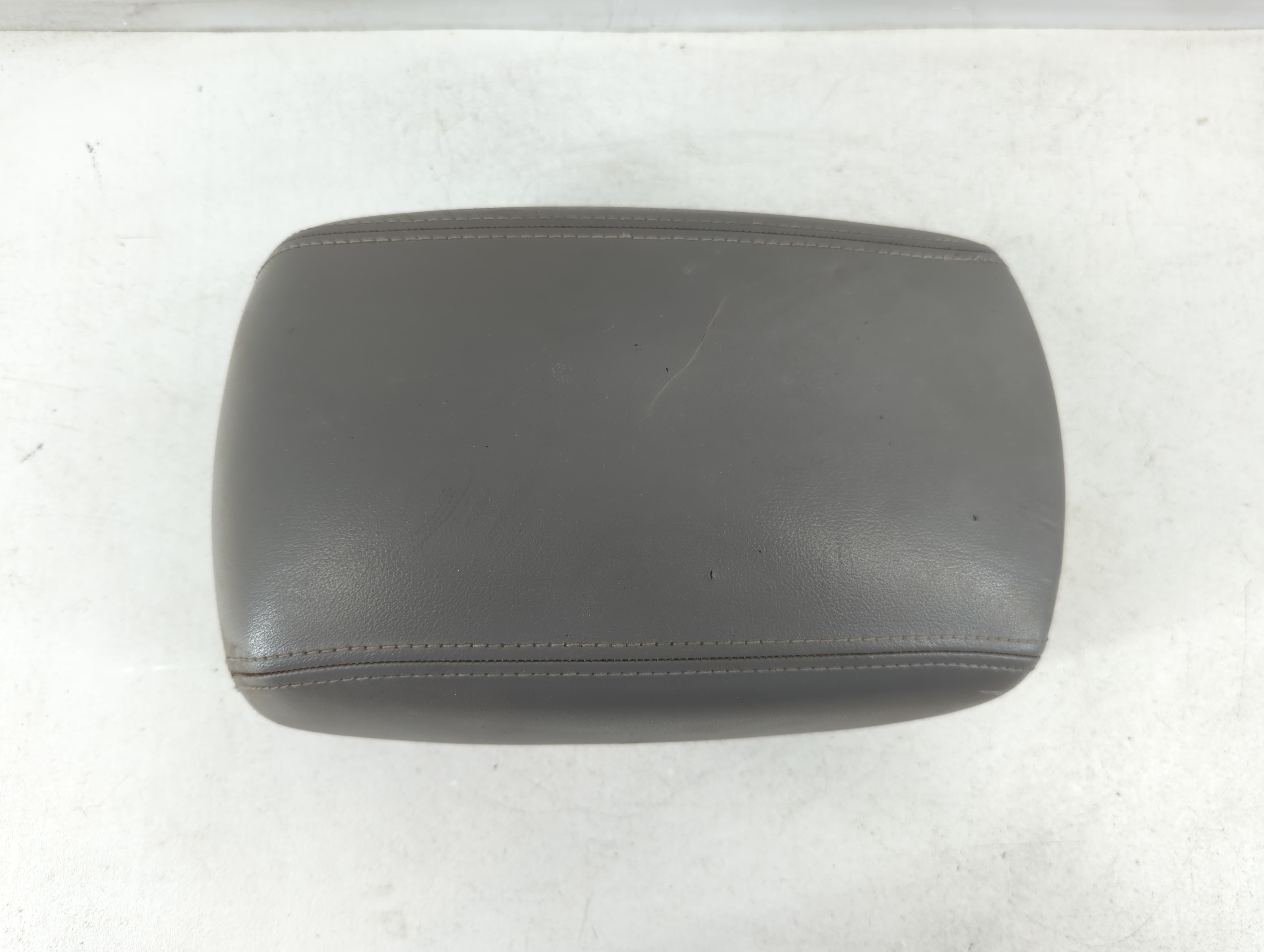 Picture of 2009 Kia Rondo Center Console Armrest Cover Lid Dark Grey 924593