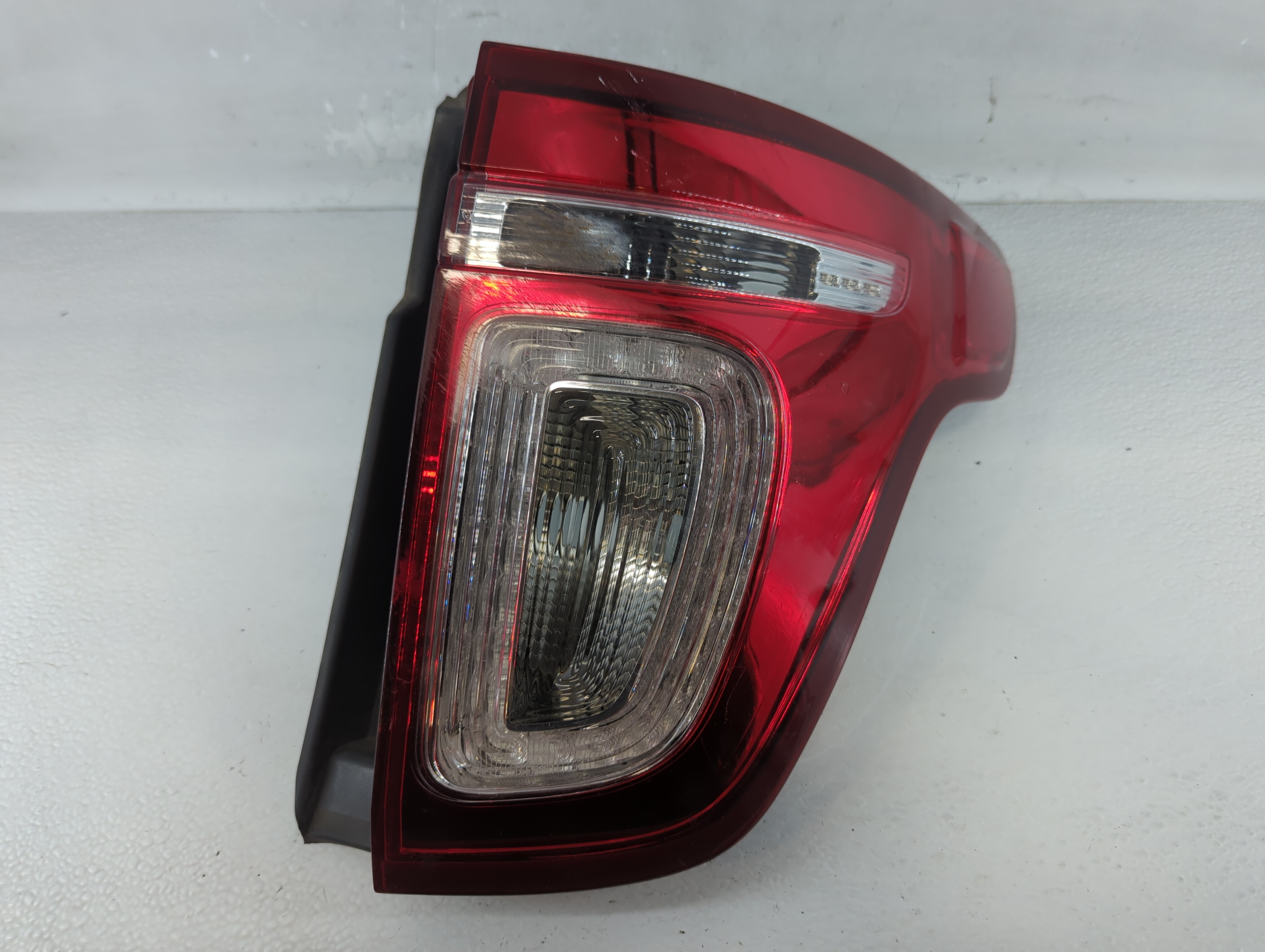 2011-2015 Ford Explorer Passenger Right Side Tail Light Taillight Oem 924675 - Oemusedautoparts1.com