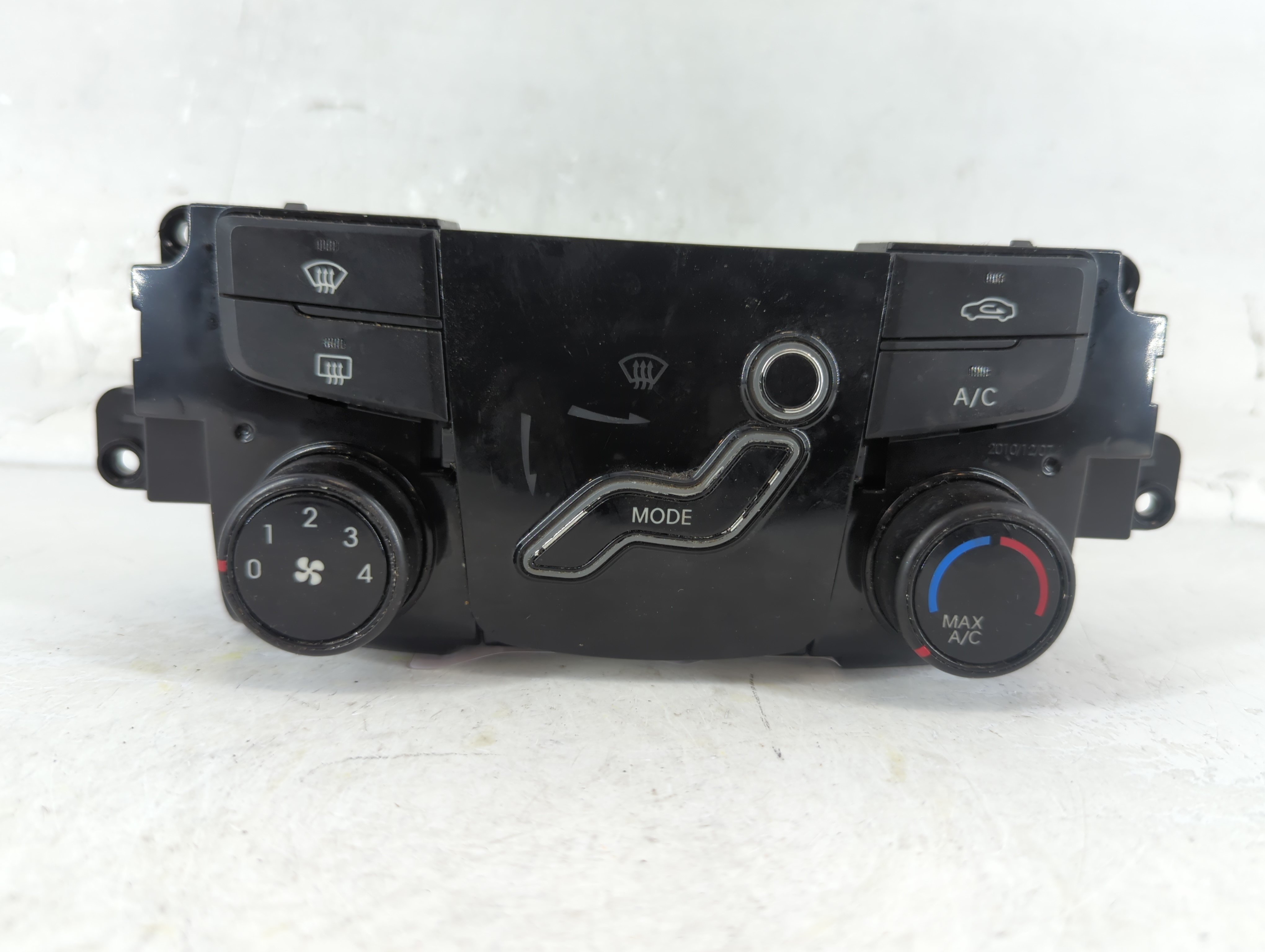 2011-2011 Hyundai Sonata Ac Heater Climate Control Temperature Oem 924699 - Oemusedautoparts1.com