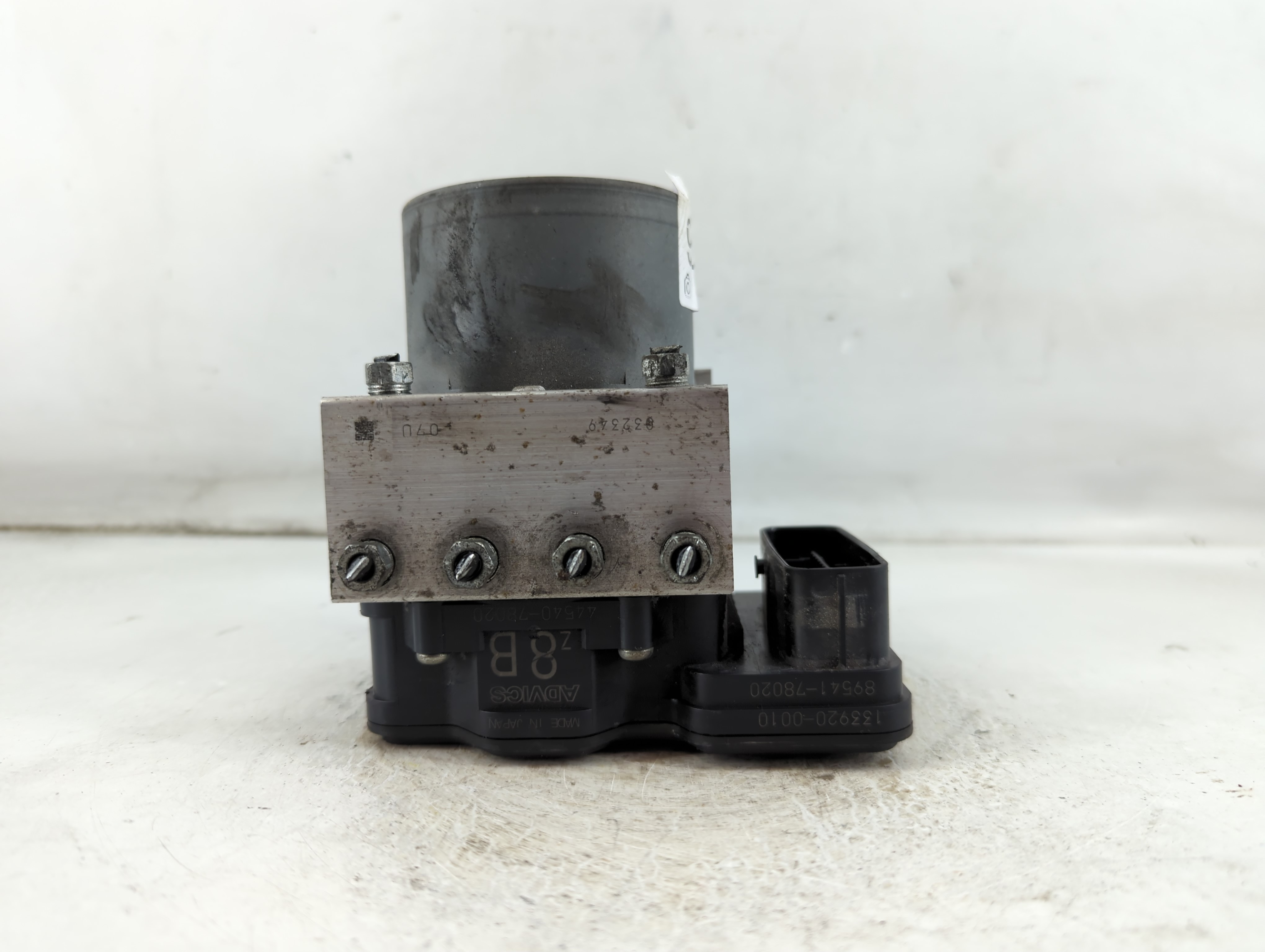 Picture of 2015-2017 Lexus Nx200t Abs Pump Control Module 924724