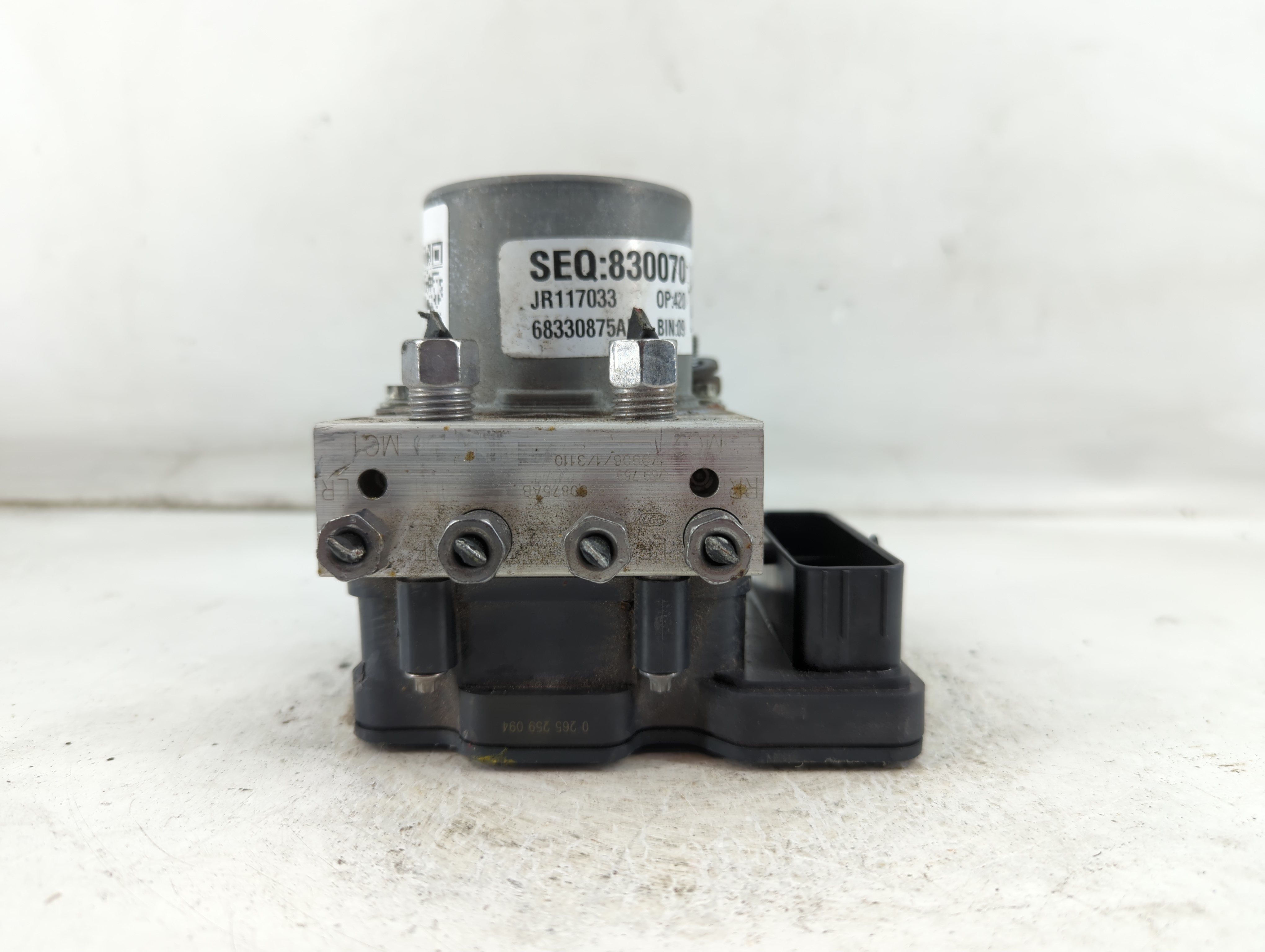 2017-2018 Chrysler Pacifica Abs Pump Control Module 924746 - Oemusedautoparts1.com
