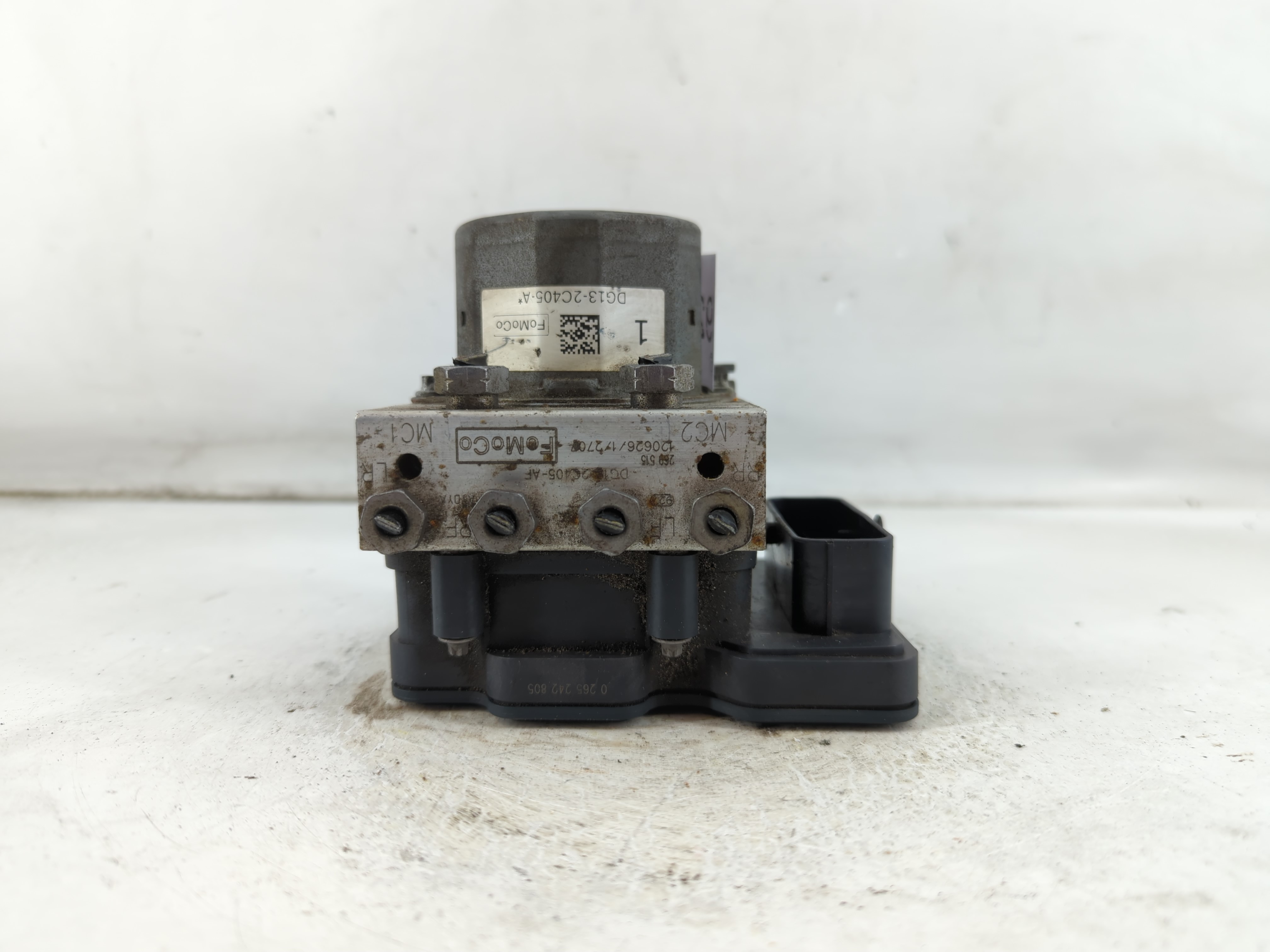 2013-2014 Lincoln Mks Abs Pump Control Module 924770 - Oemusedautoparts1.com