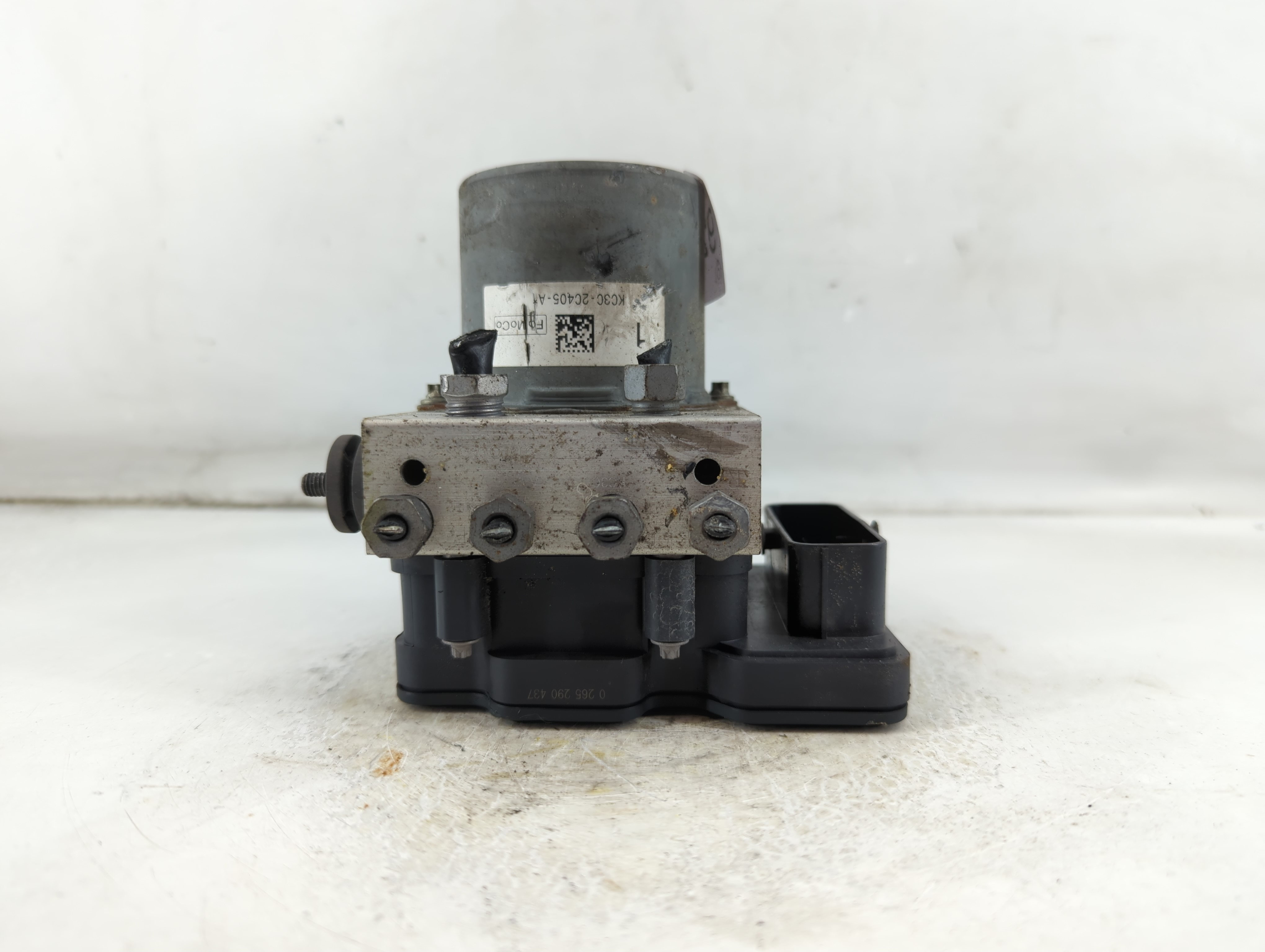 2017-2018 Ford F-150 Abs Pump Control Module 924823 - Oemusedautoparts1.com