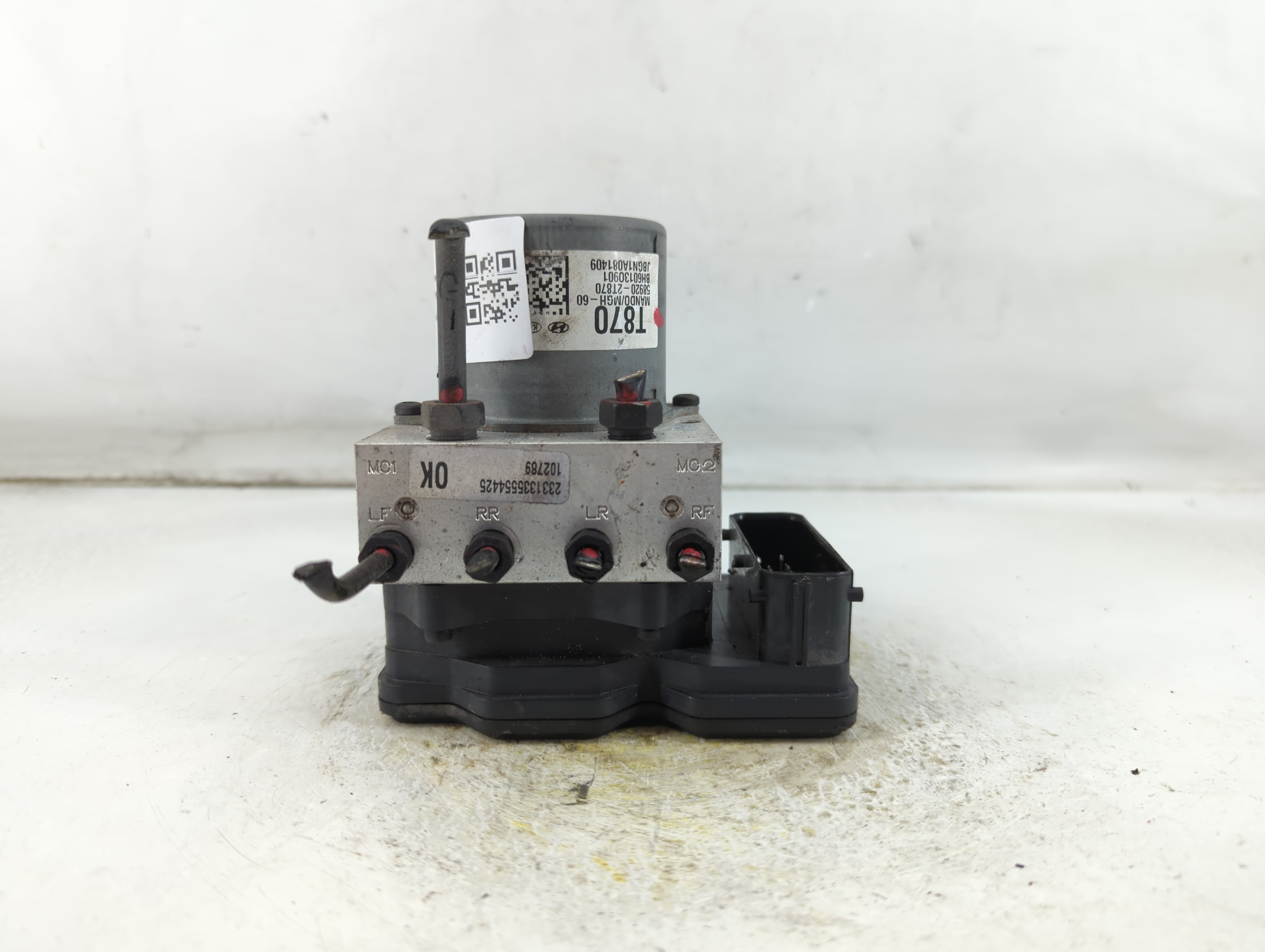 Picture of 2014-2015 Kia Optima Abs Pump Control Module 924858