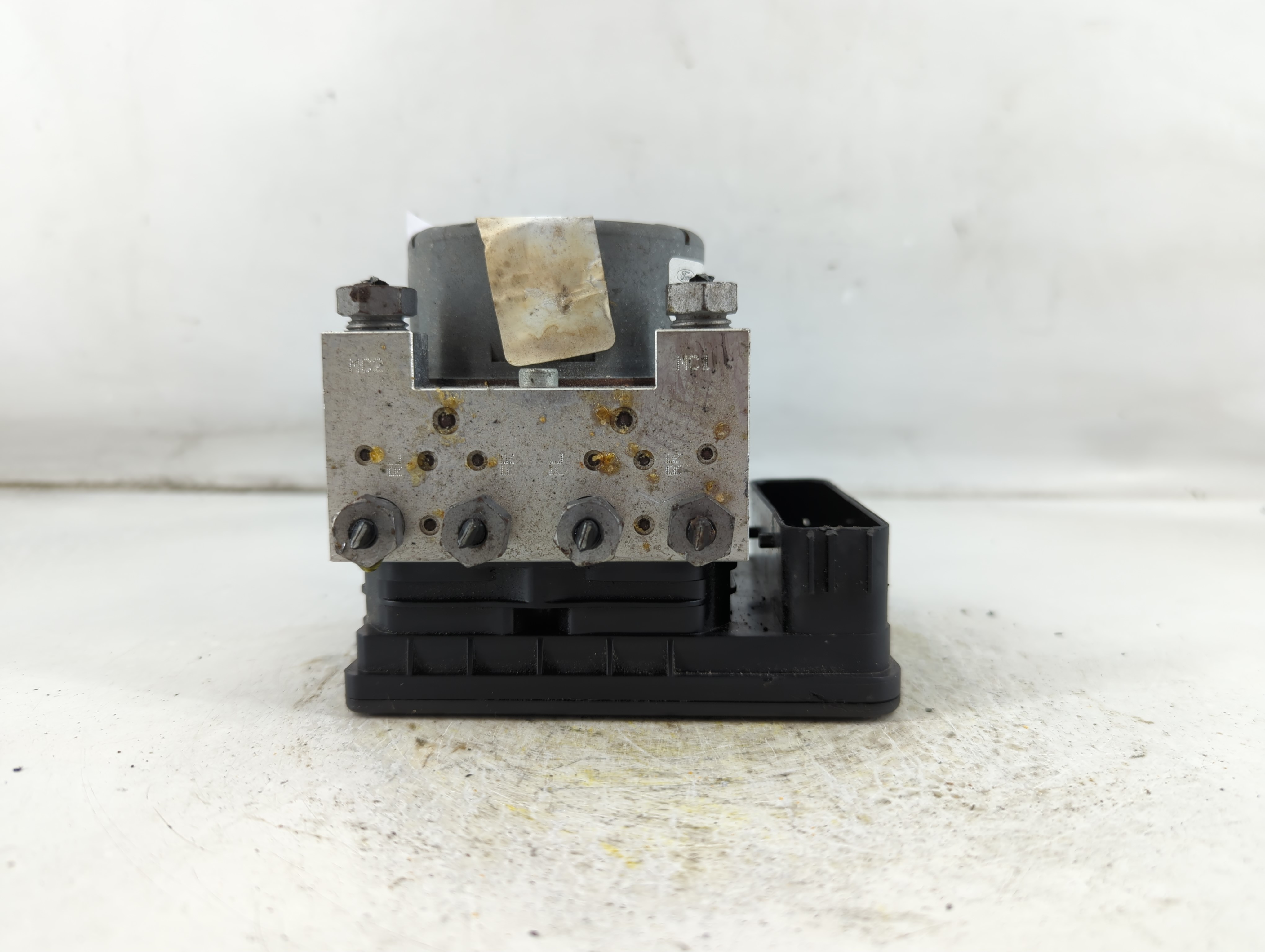 2019-2022 Ford Mustang Abs Pump Control Module 924889 - Oemusedautoparts1.com