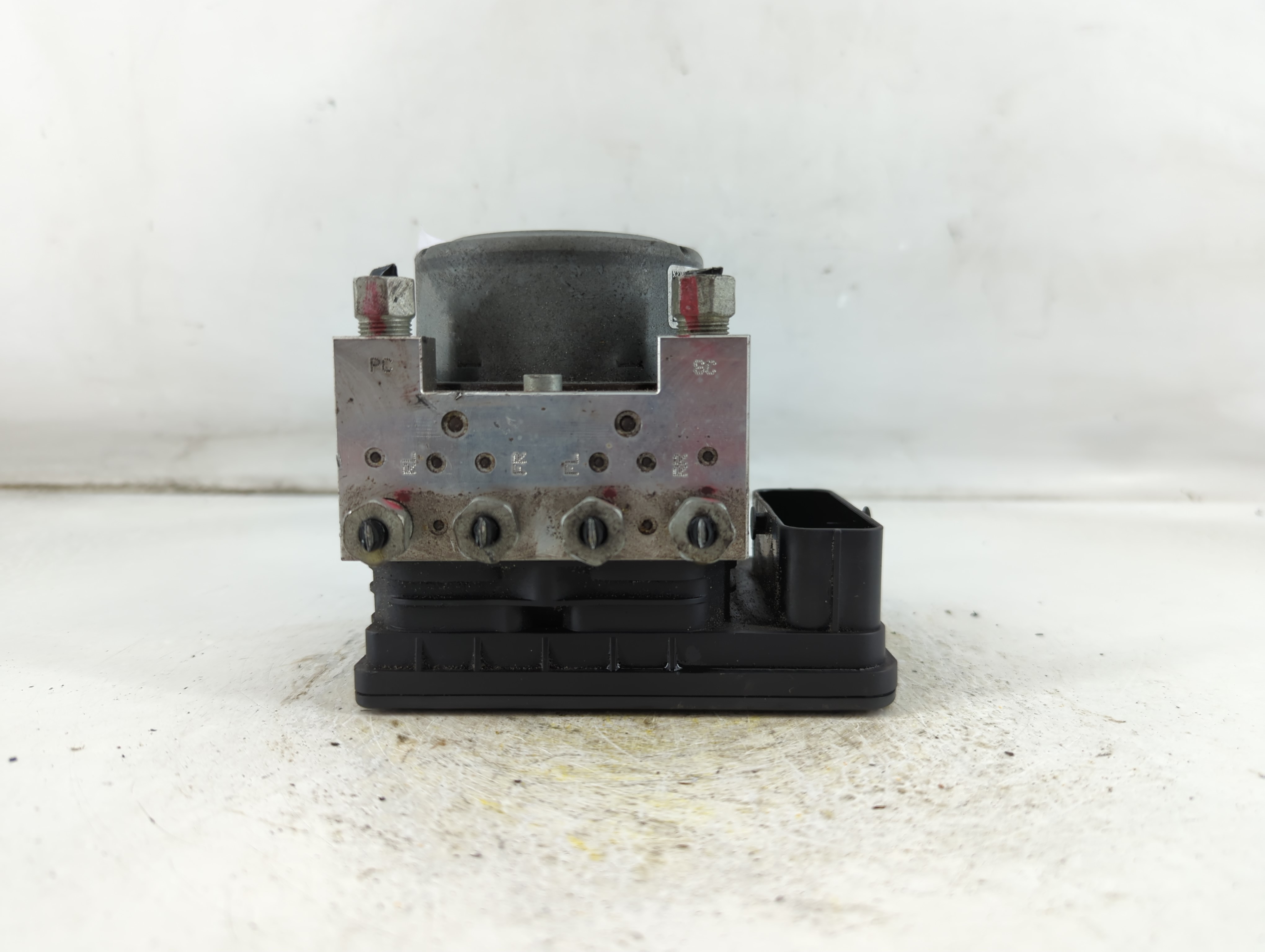 Picture of 2013-2014 Cadillac Xts Abs Pump Control Module 924892