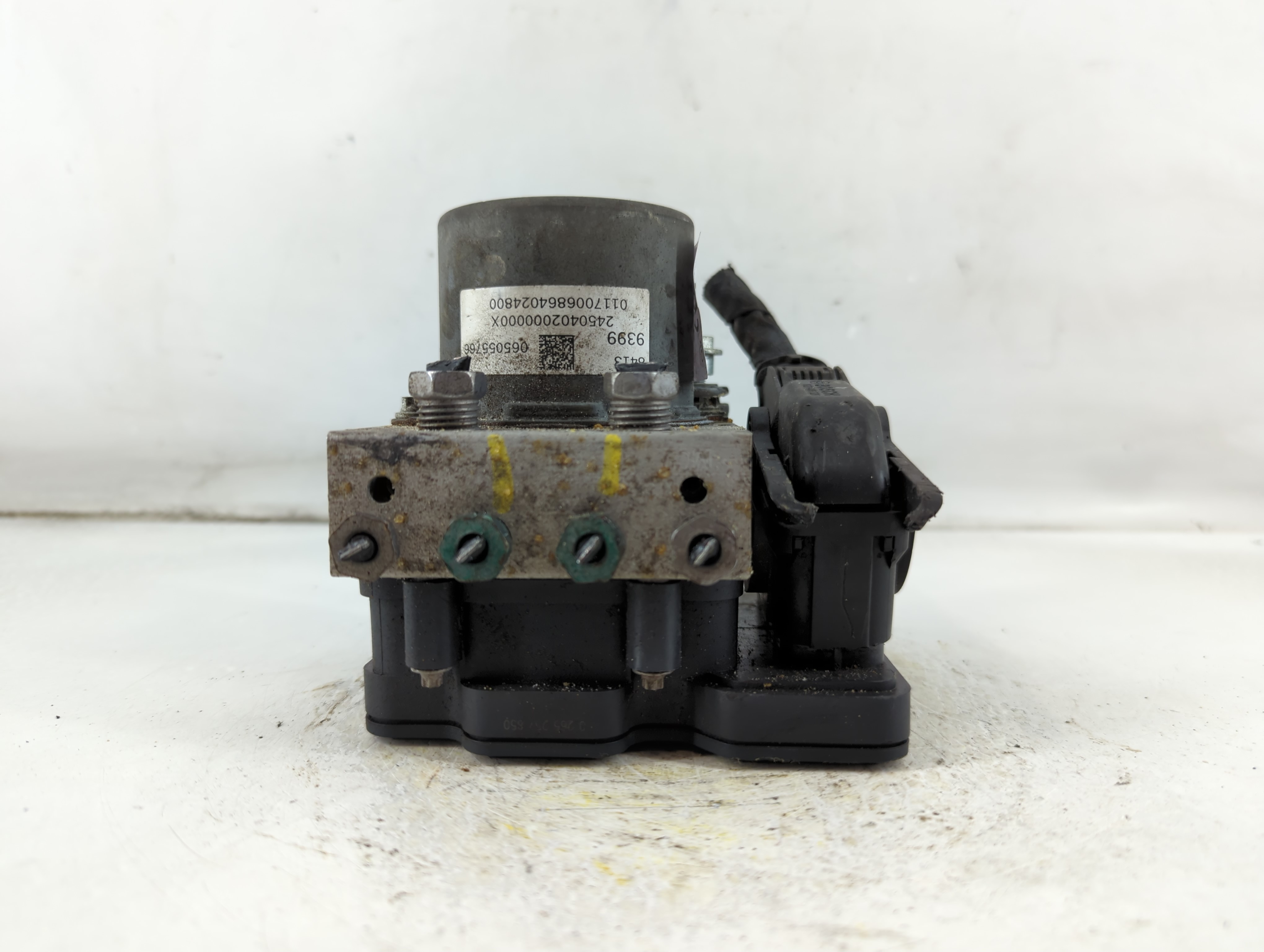 2017-2017 Chevrolet Malibu Abs Pump Control Module 924894 - Oemusedautoparts1.com