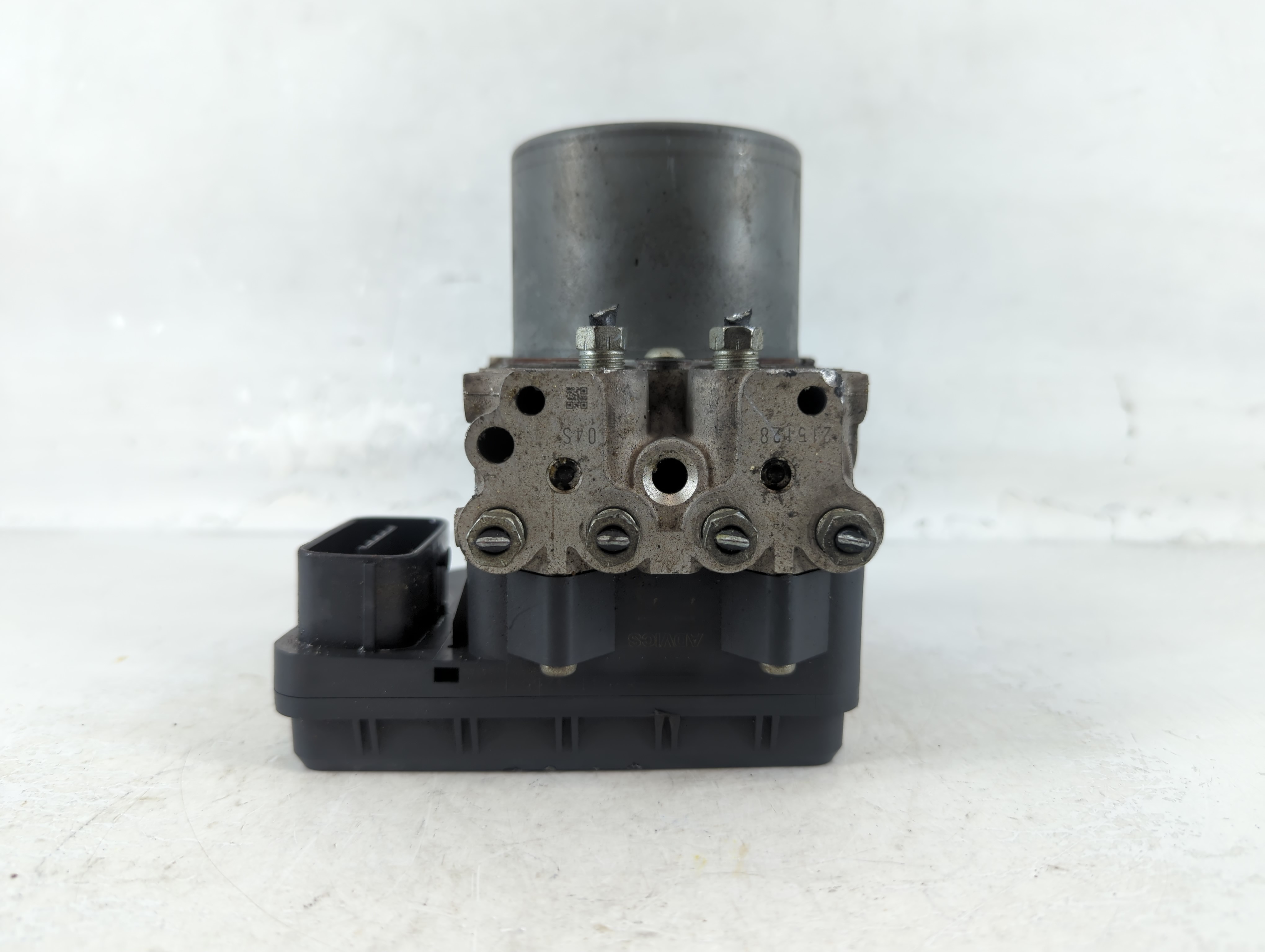 2015-2015 Toyota Rav4 Abs Pump Control Module 924908 - Oemusedautoparts1.com