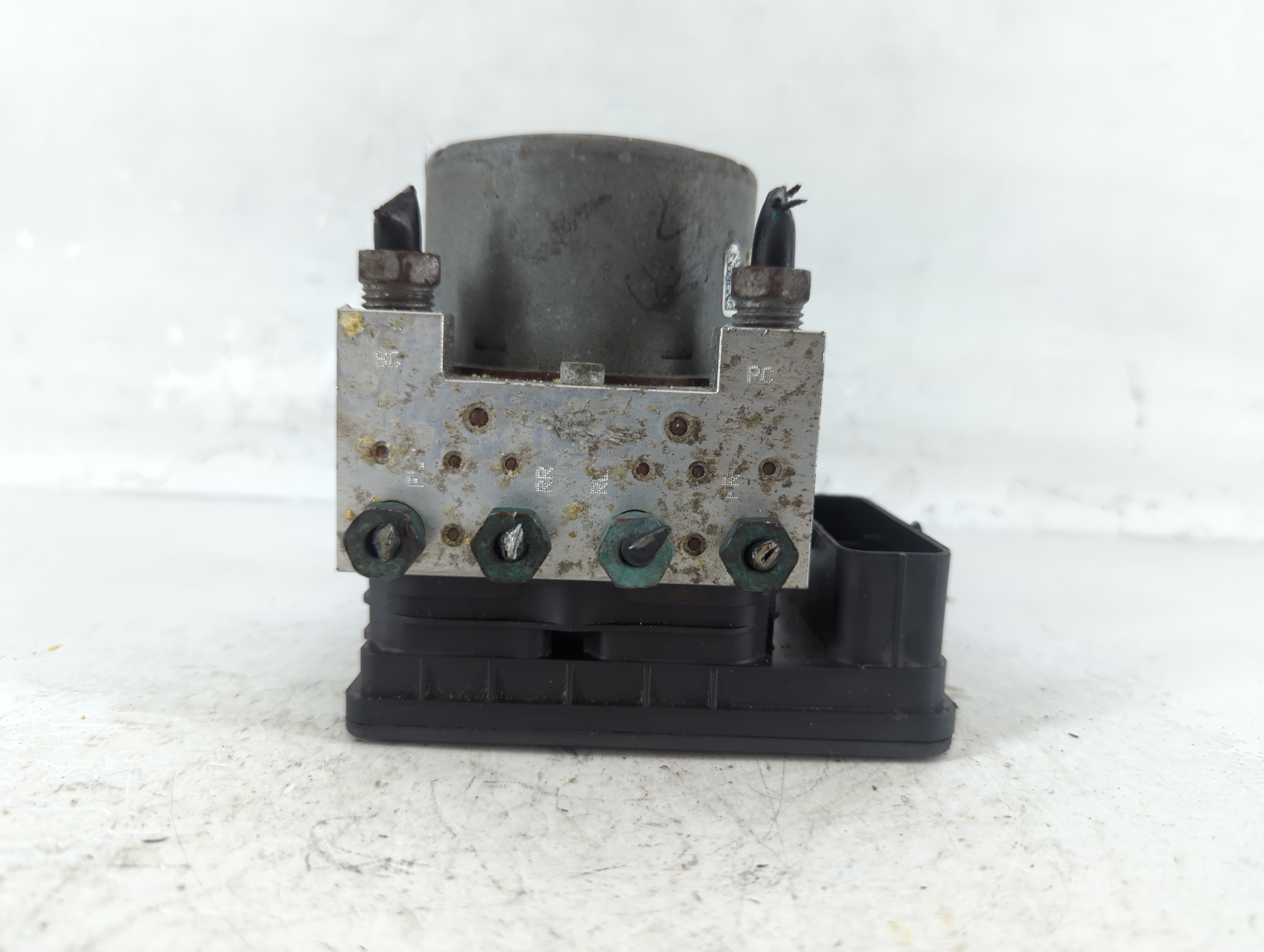 2017-2019 Cadillac Cts Abs Pump Control Module 924933 - Oemusedautoparts1.com