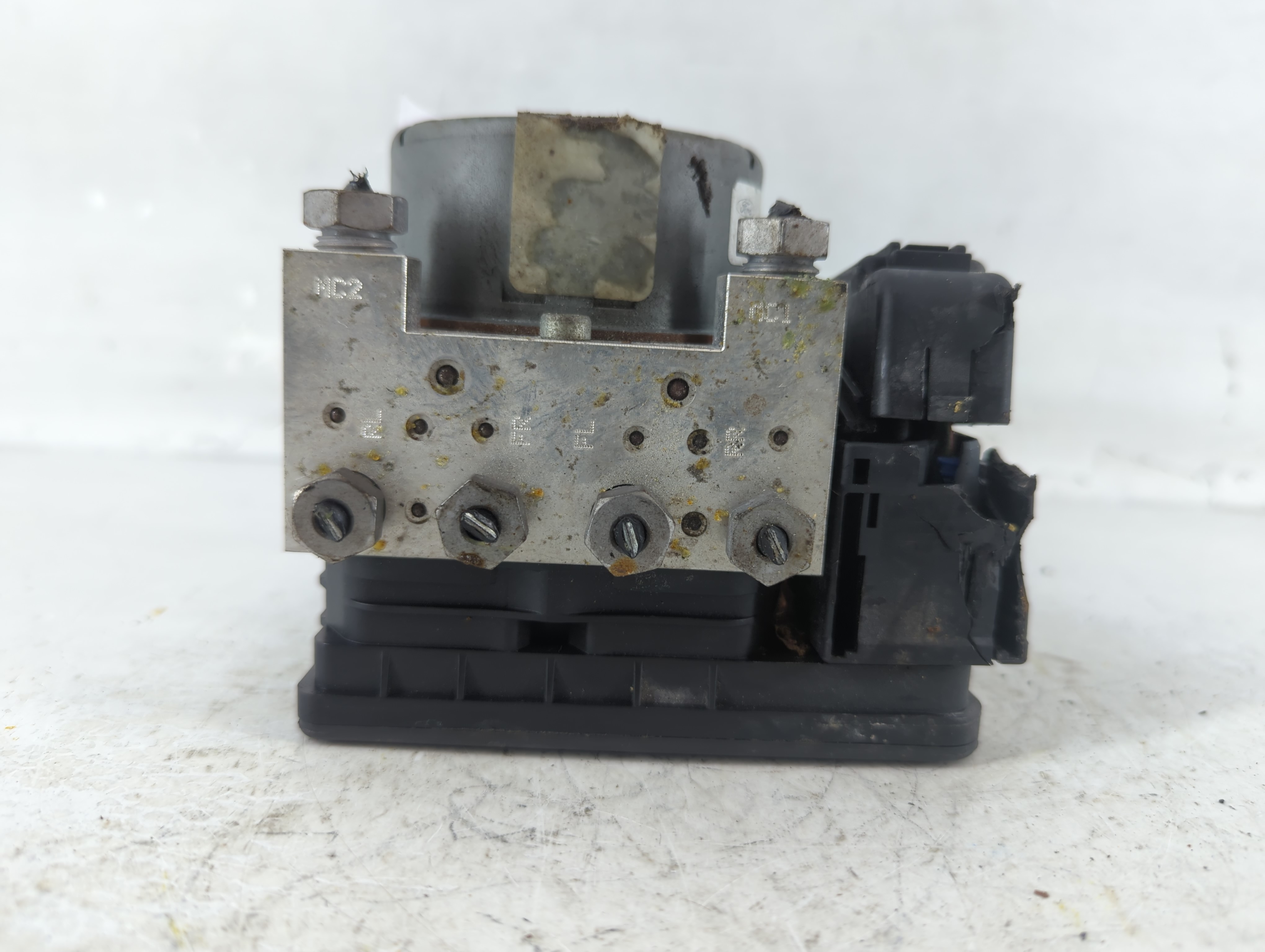 2015-2020 Ford Mustang Abs Pump Control Module 924936 - Oemusedautoparts1.com
