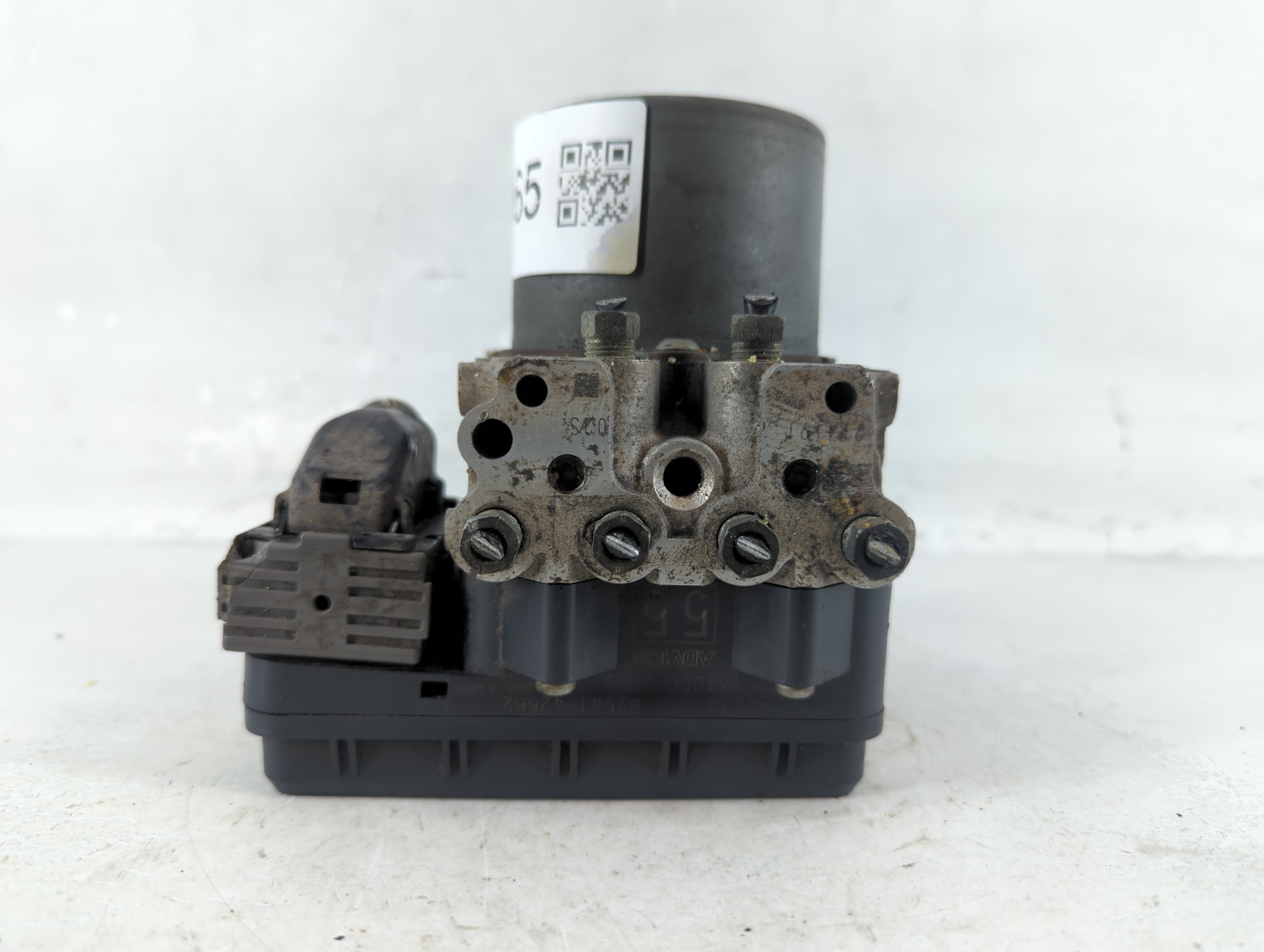 2015-2015 Toyota Rav4 Abs Pump Control Module 924965 - Oemusedautoparts1.com