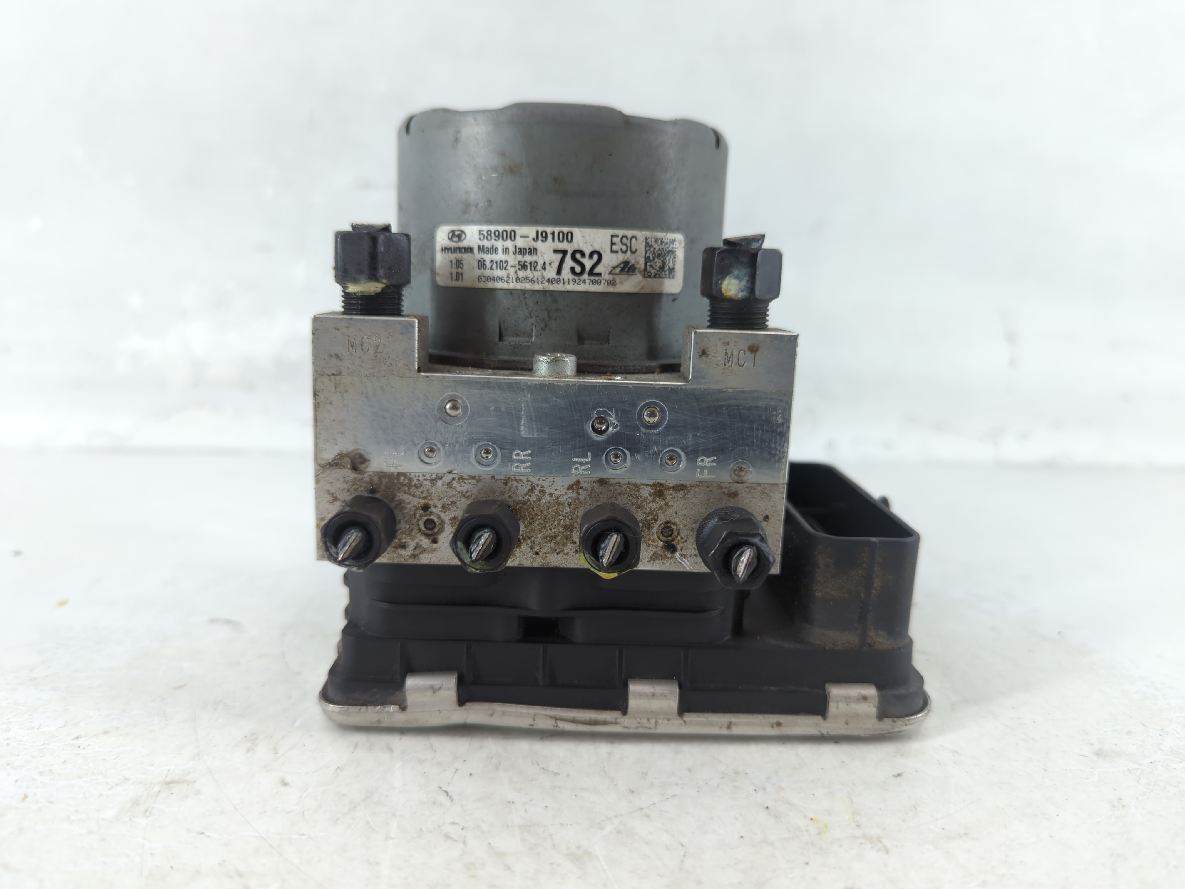 2018-2020 Hyundai Kona Abs Pump Control Module 924975 - Oemusedautoparts1.com