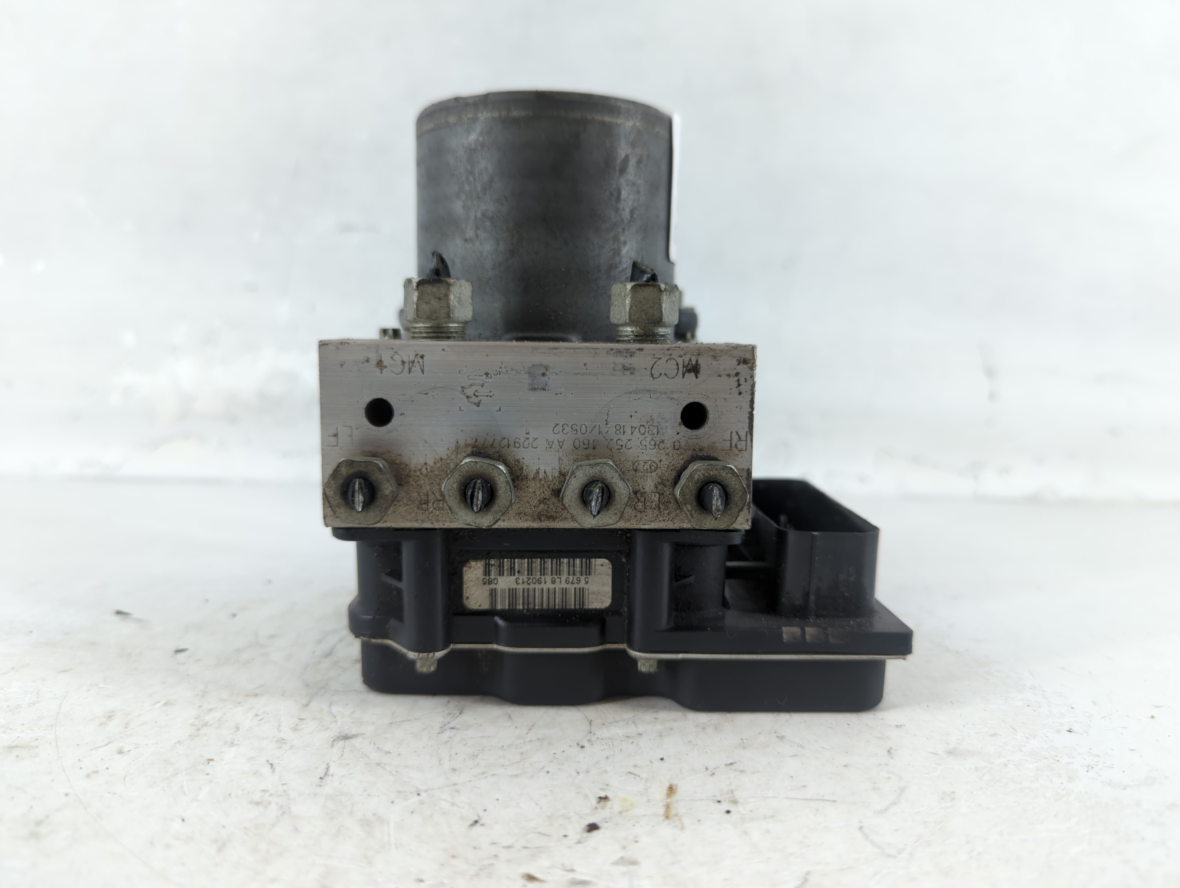 2012-2017 Gmc Acadia Abs Pump Control Module 924984 - Oemusedautoparts1.com