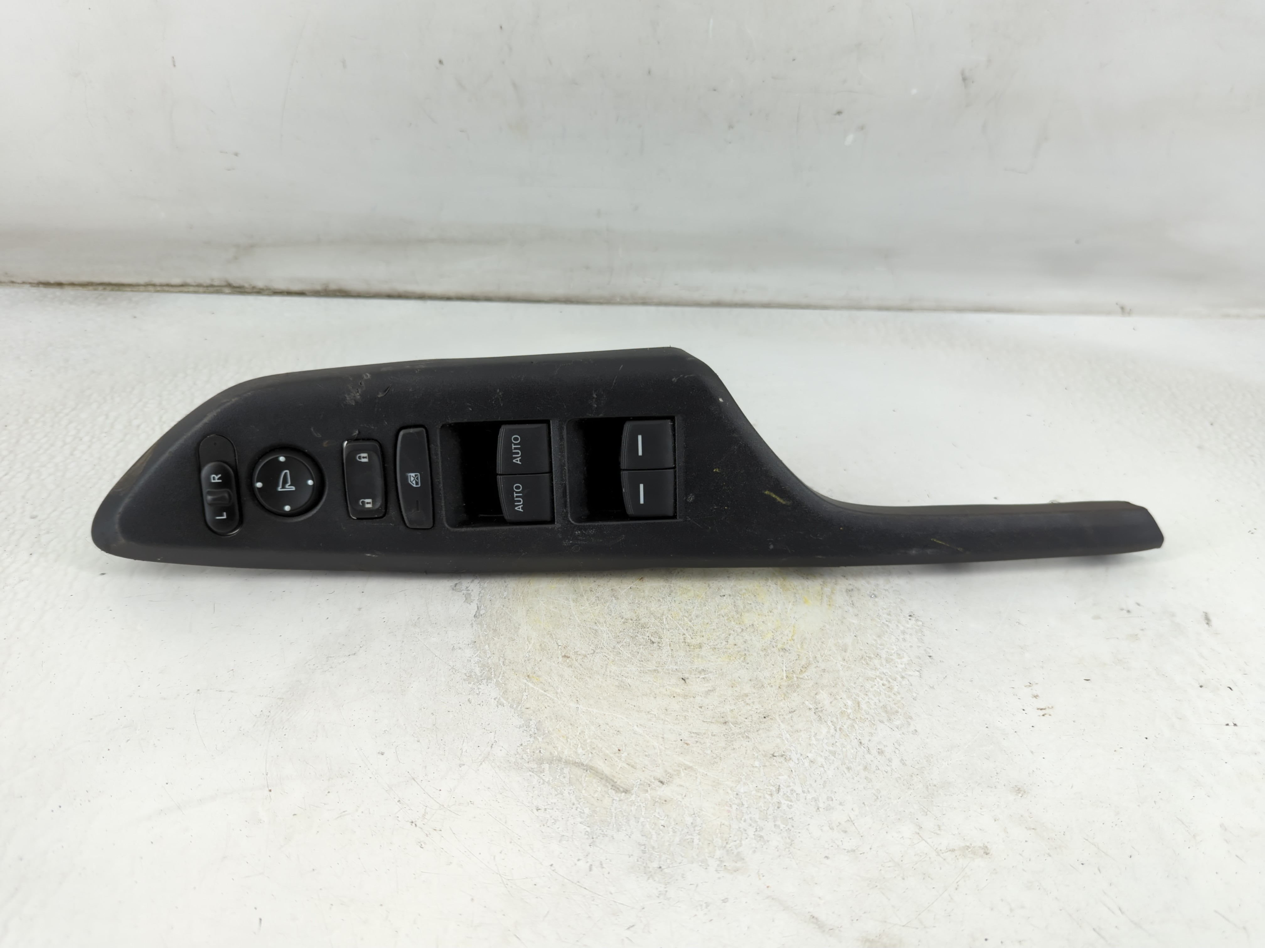 Picture of 2016-2021 Honda Civic Driver Left Door Master Power Window Switch 925003