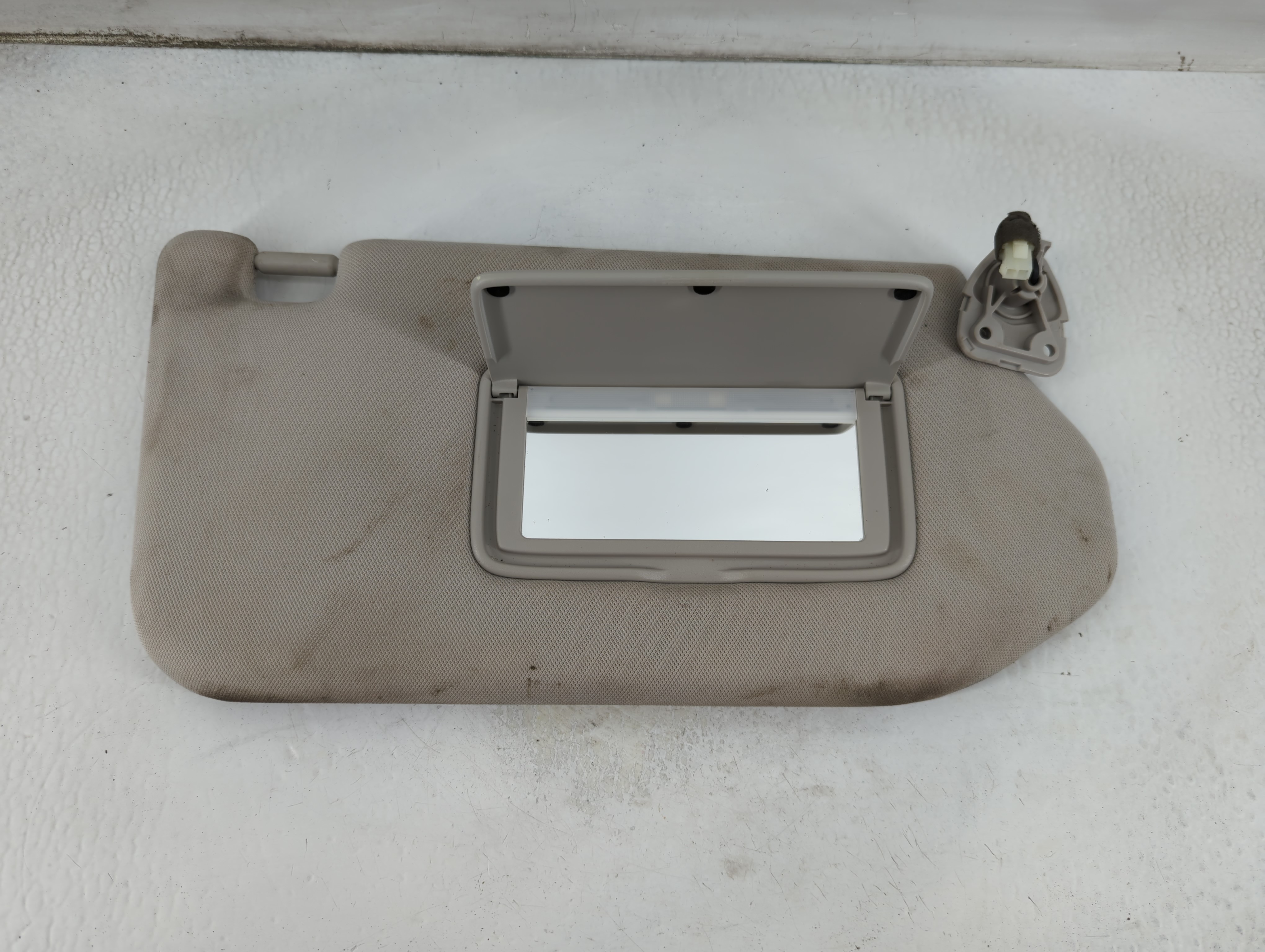 2019-2020 Nissan Pathfinder Passenger Sun Visor Mirror Right Sunvisor 925018 - Oemusedautoparts1.com