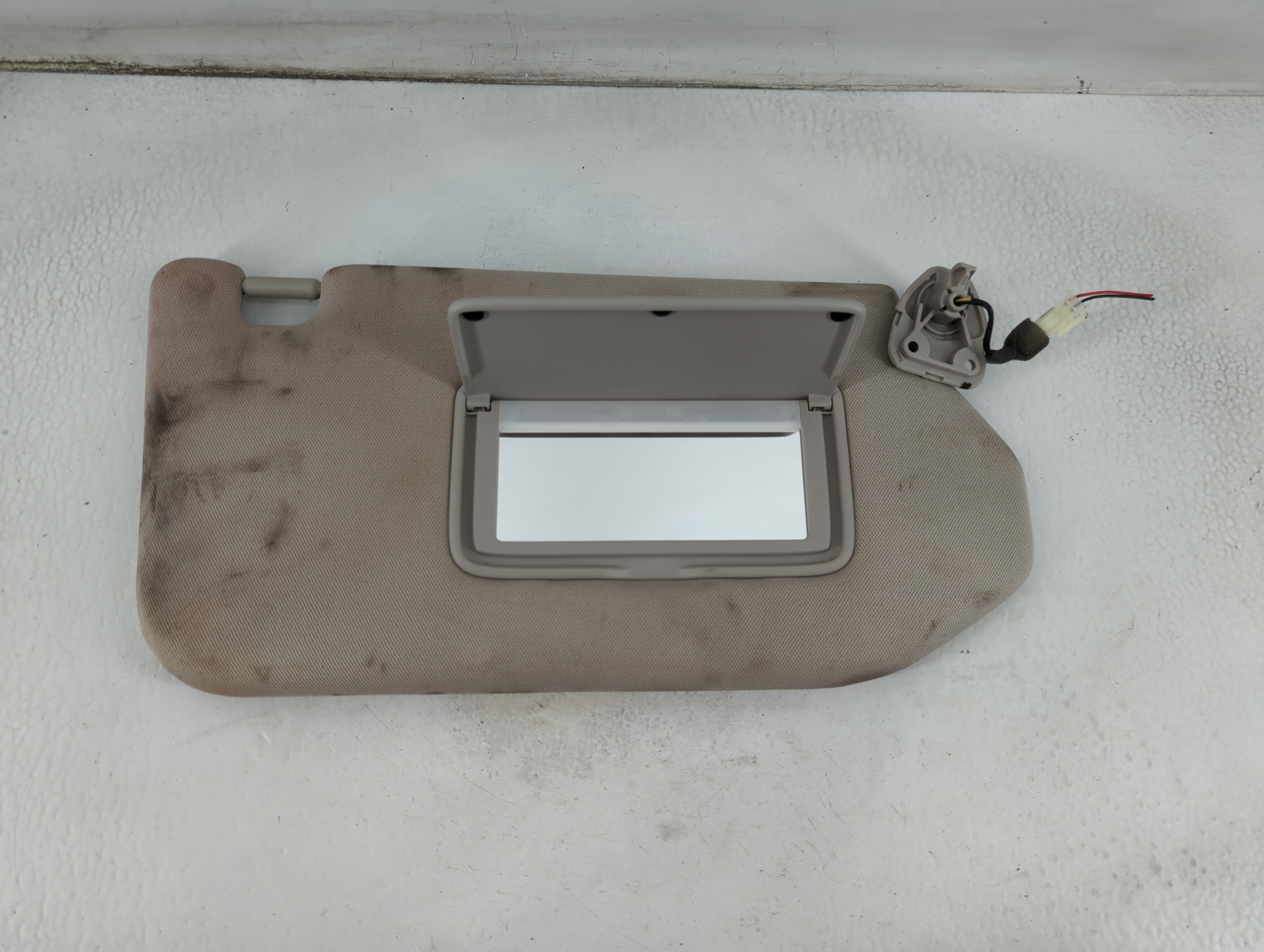 2019-2020 Nissan Pathfinder Passenger Sun Visor Mirror Right Sunvisor 925020 - Oemusedautoparts1.com