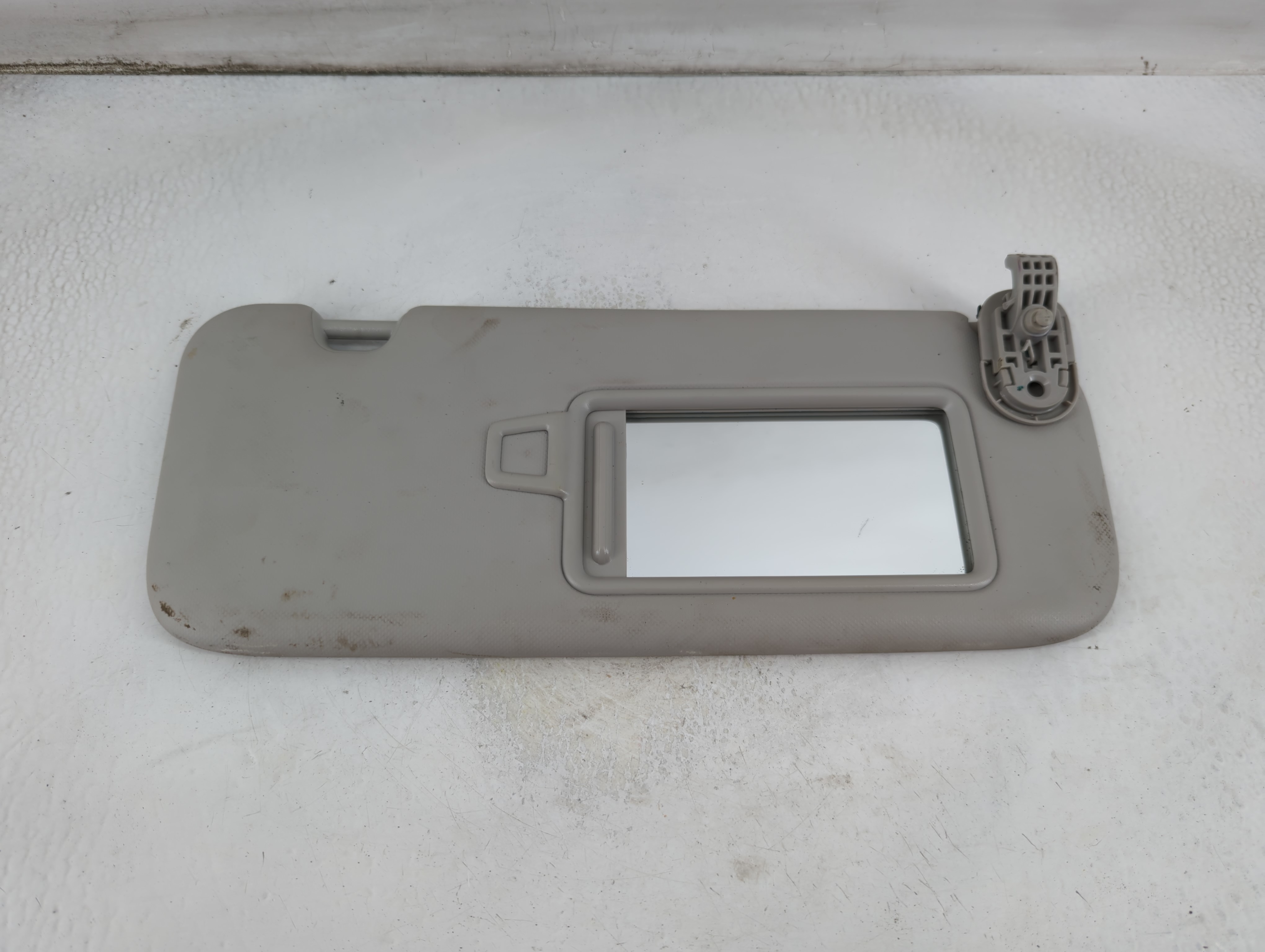 2019-2021 Kia Forte Passenger Sun Visor Mirror Right Sunvisor Ivory 925021 - Oemusedautoparts1.com