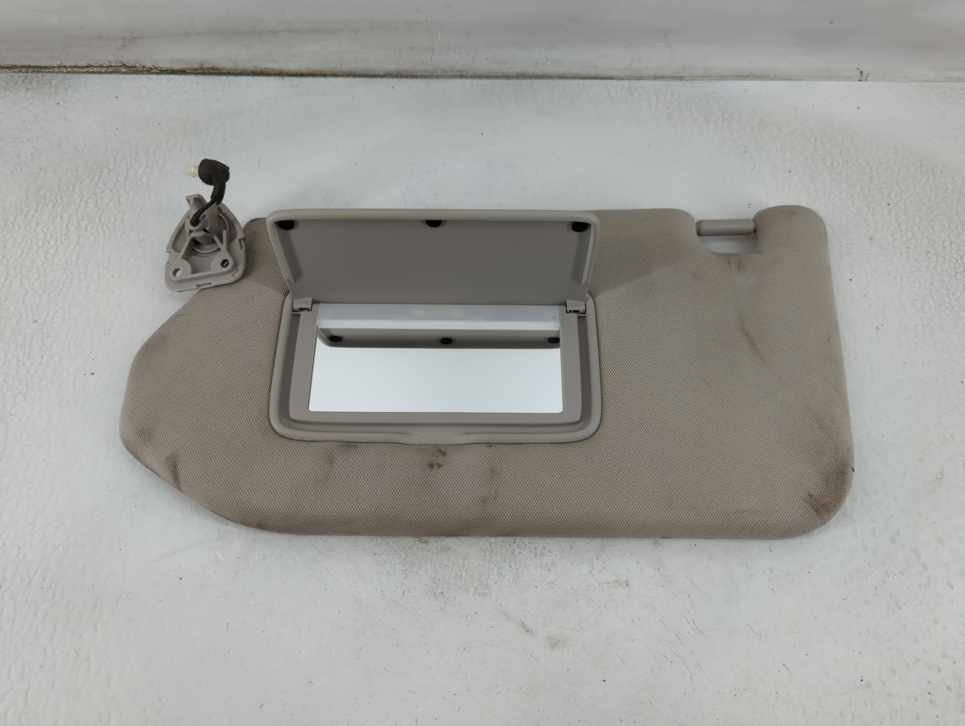 2019-2020 Nissan Pathfinder Driver Sun Visor Mirror Left Sunvisor Ivory 925029 - Oemusedautoparts1.com