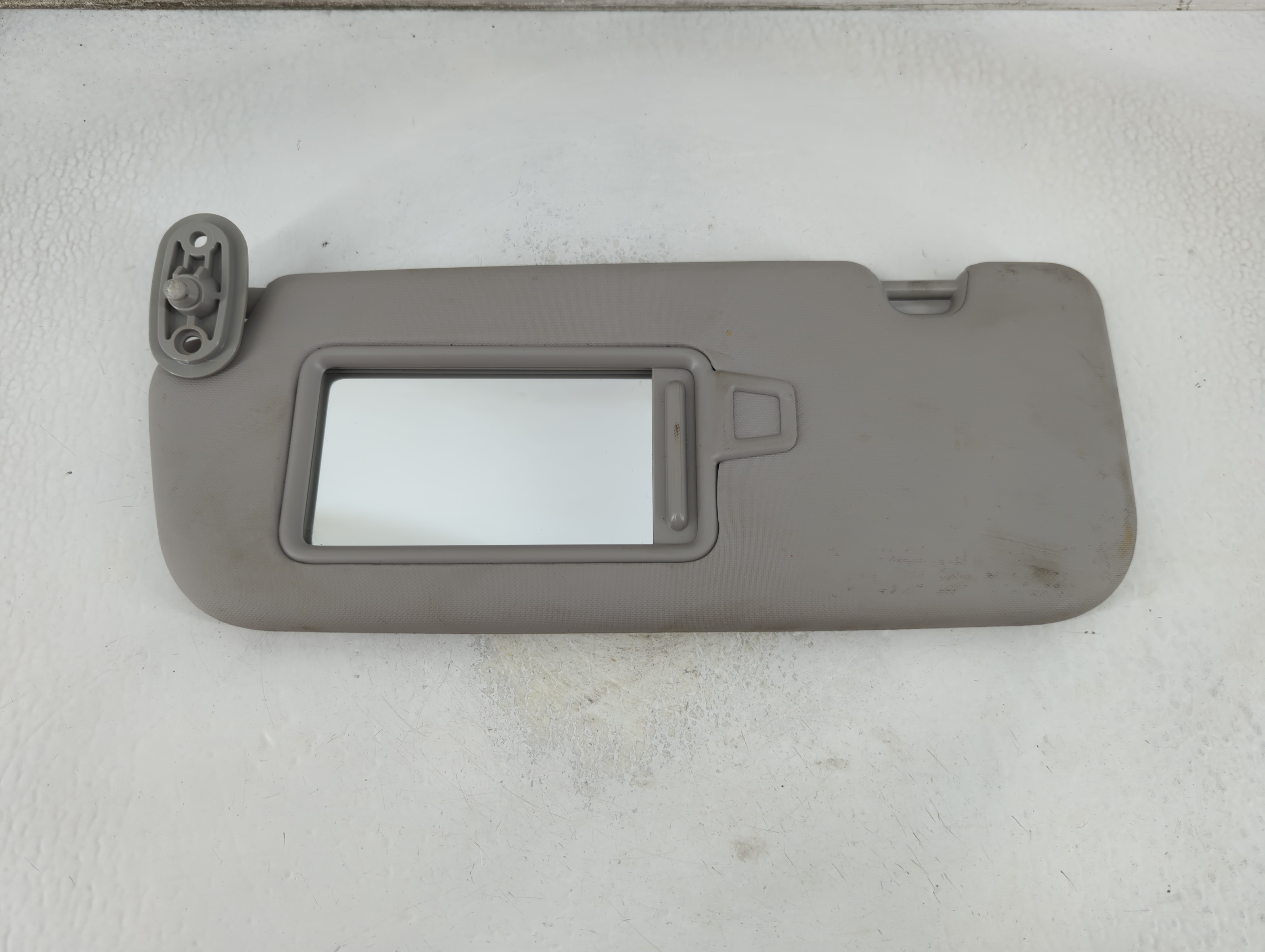 2017-2018 Kia Forte Driver Sun Visor Mirror Left Sunvisor Gray 925034 - Oemusedautoparts1.com