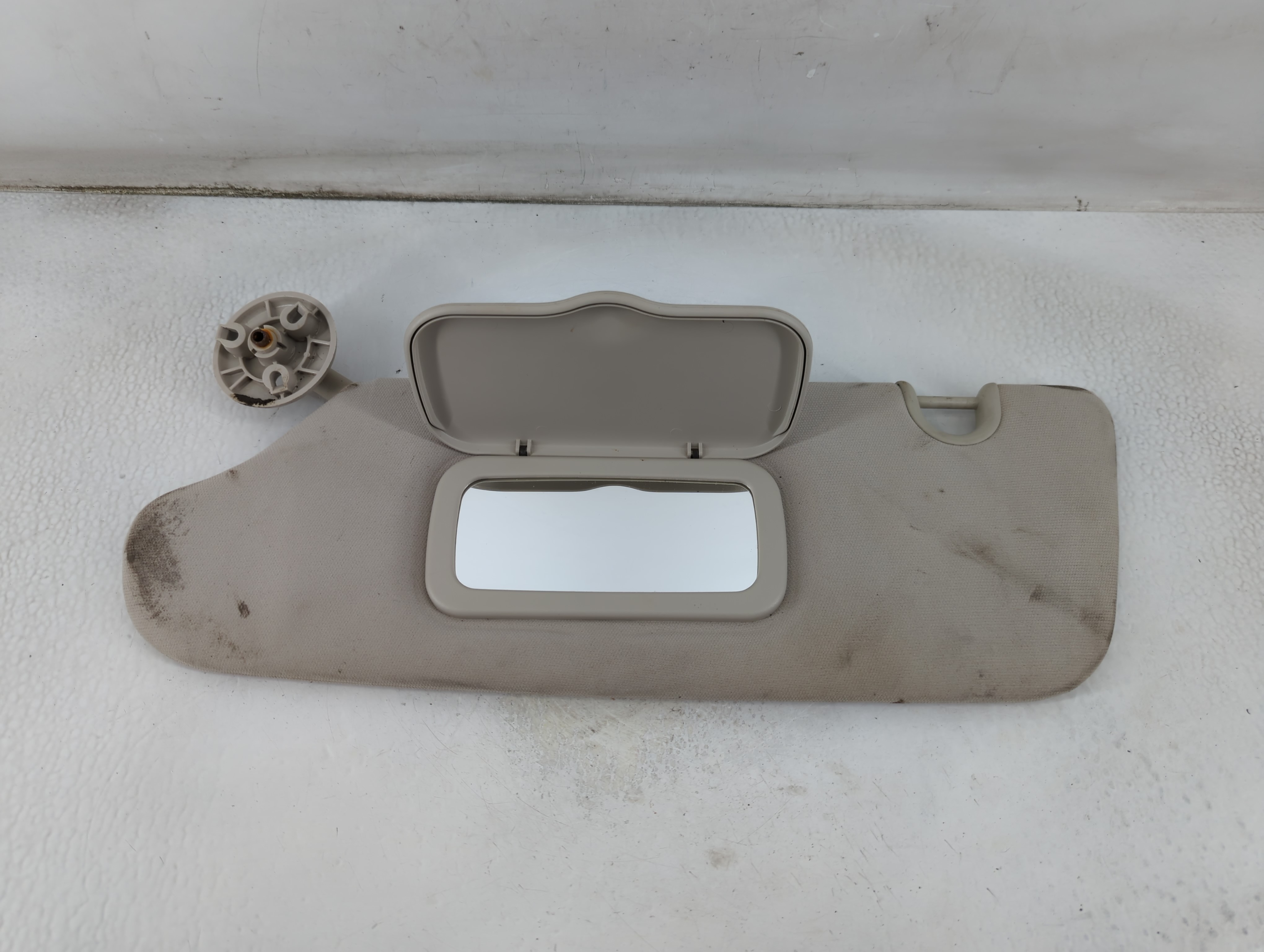 Picture of Dodge Caravan Driver Sun Visor Mirror Left Sunvisor Ivory 925037