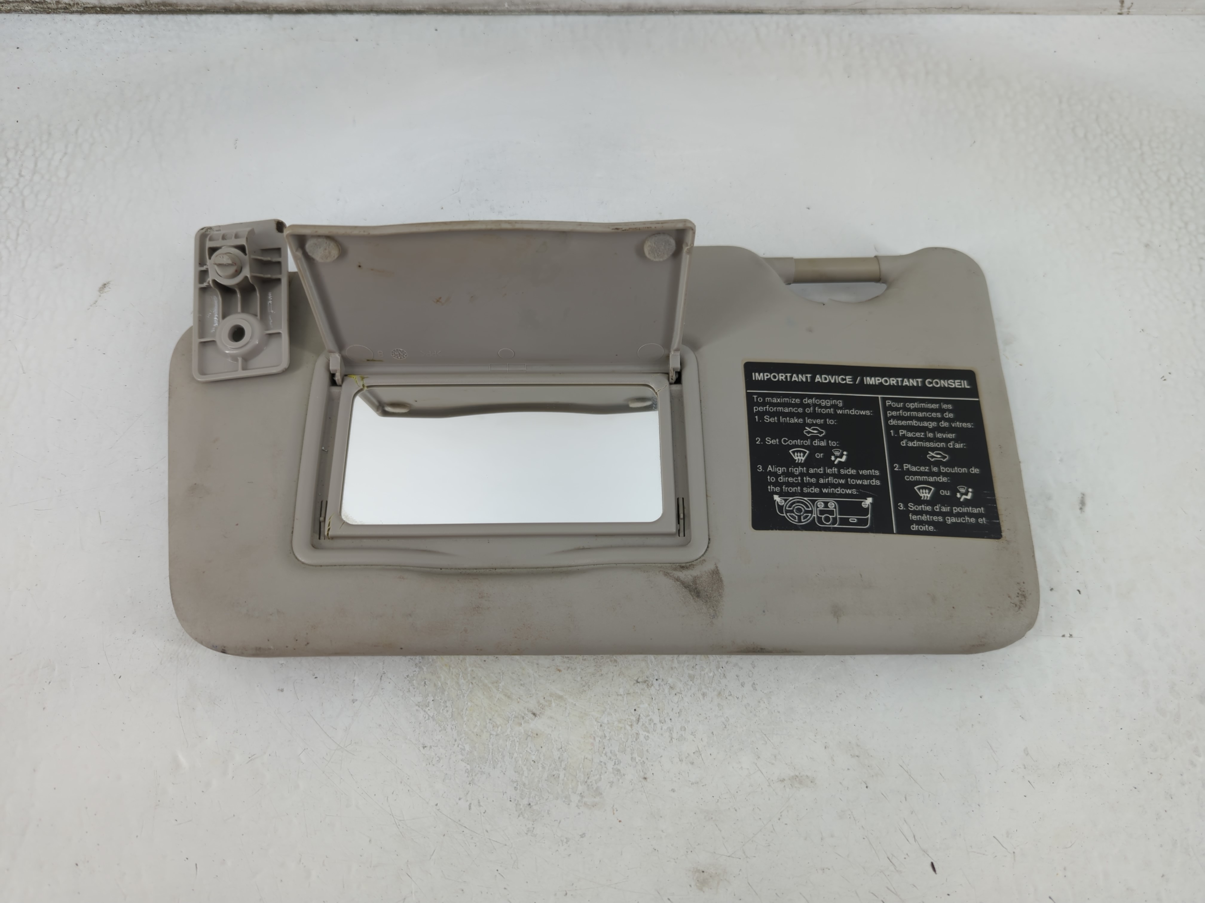 Picture of 2015-2015 Nissan Versa Driver Sun Visor Mirror Left Sunvisor Ivory 925054
