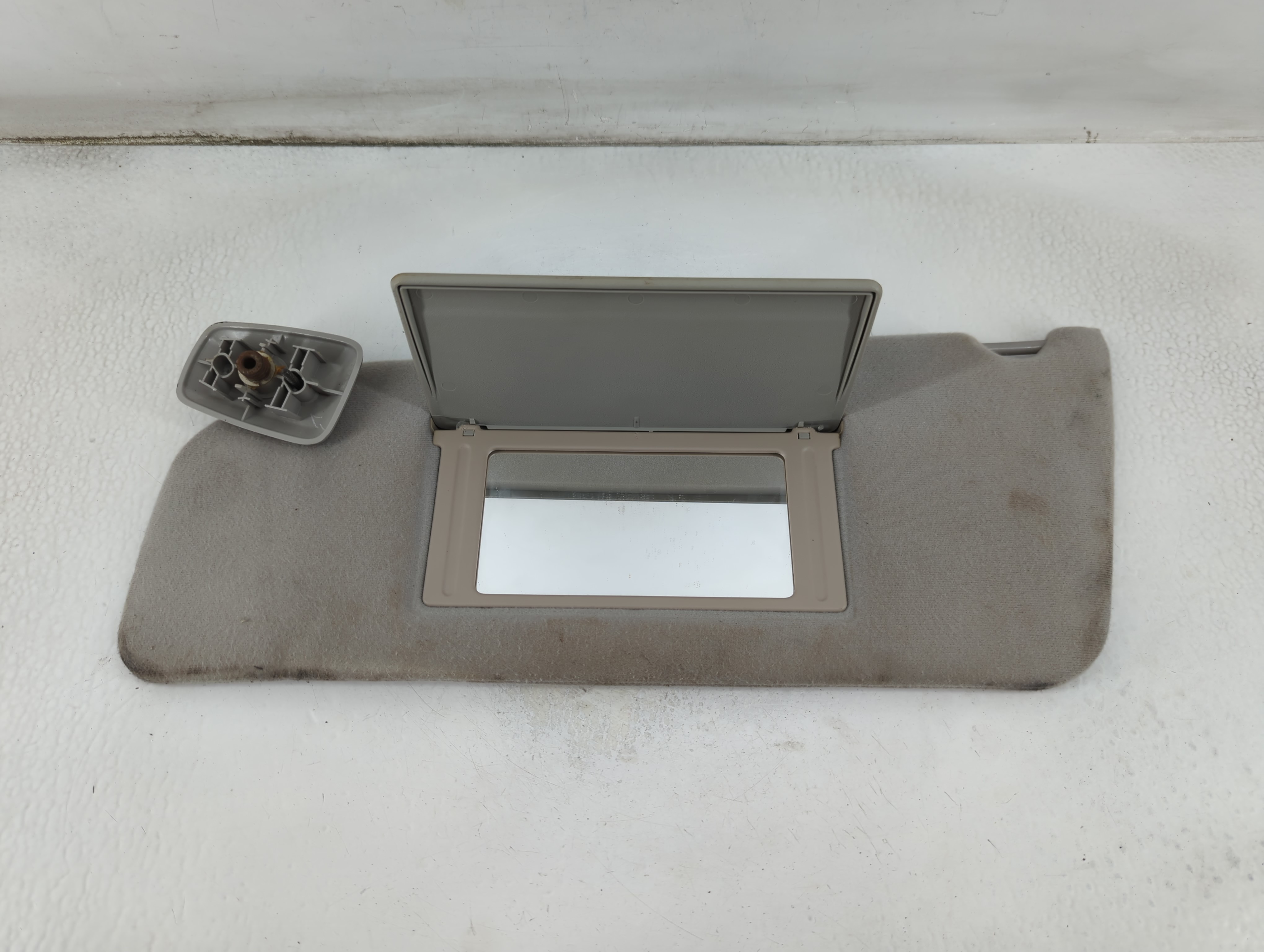 2004-2008 Ford F-150 Passenger Sun Visor Mirror Right Sunvisor Gray 925063 - Oemusedautoparts1.com