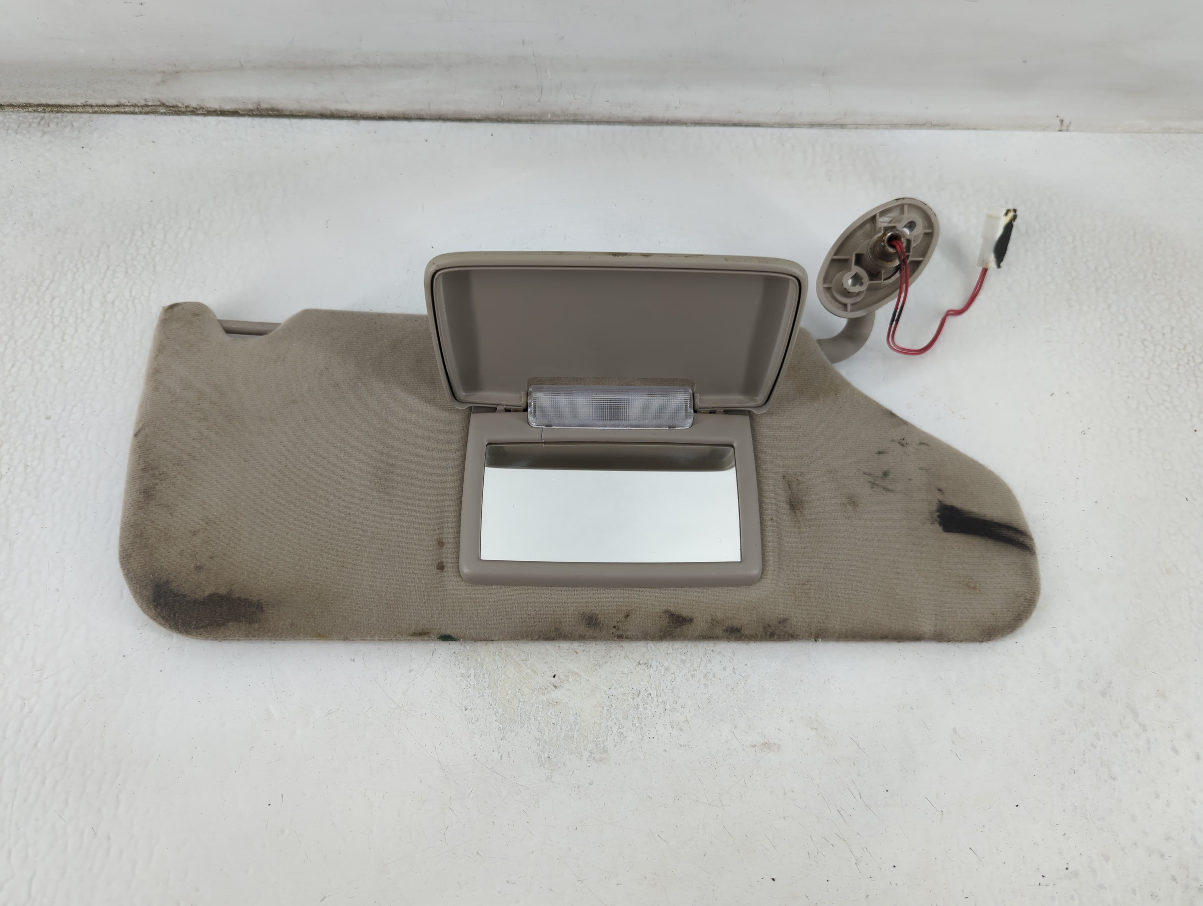 2004-2007 Jeep Liberty Passenger Sun Visor Mirror Right Sunvisor Gray 925071 - Oemusedautoparts1.com