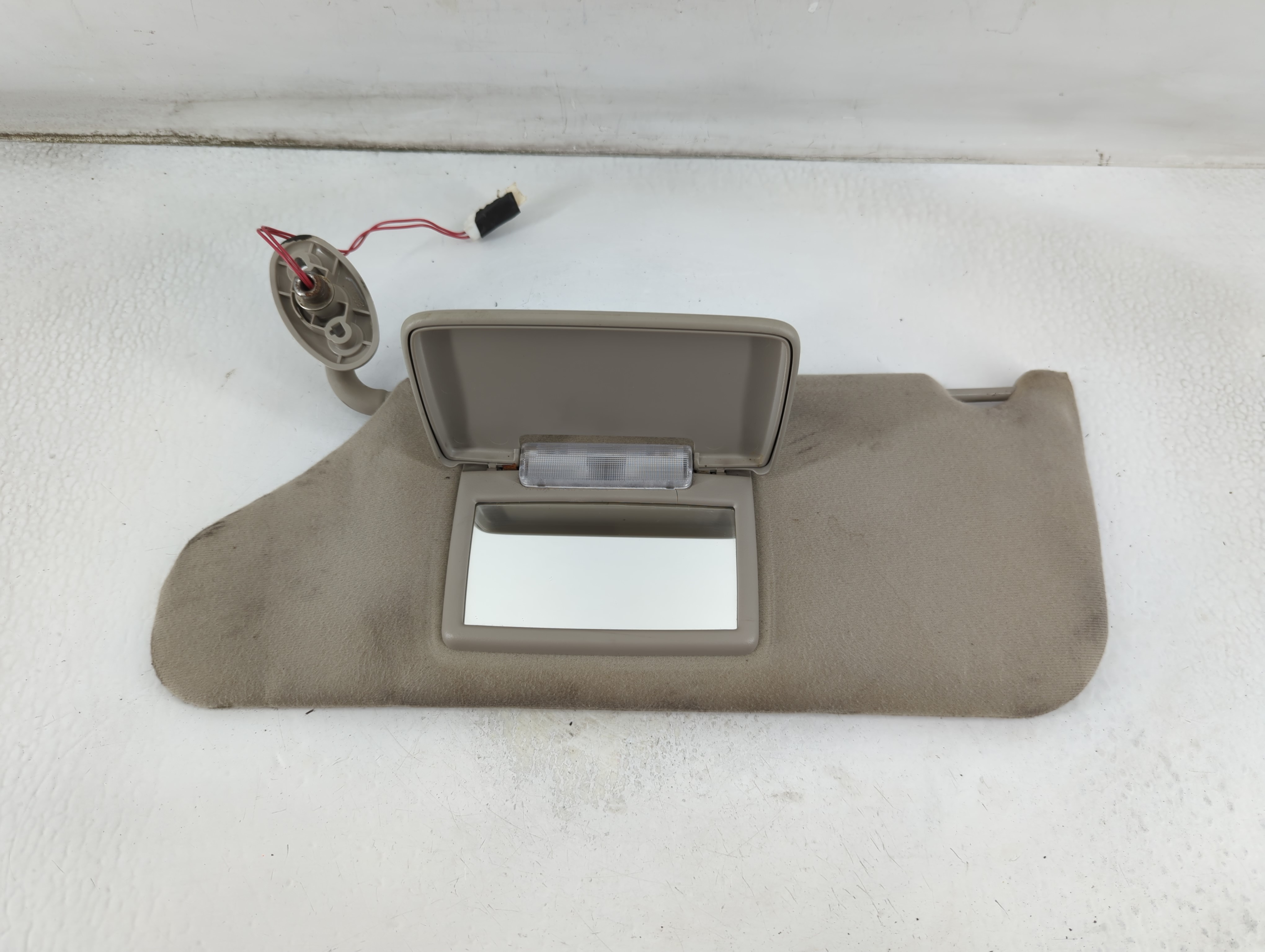 2004-2007 Jeep Liberty Passenger Sun Visor Mirror Right Sunvisor Gray 925072 - Oemusedautoparts1.com