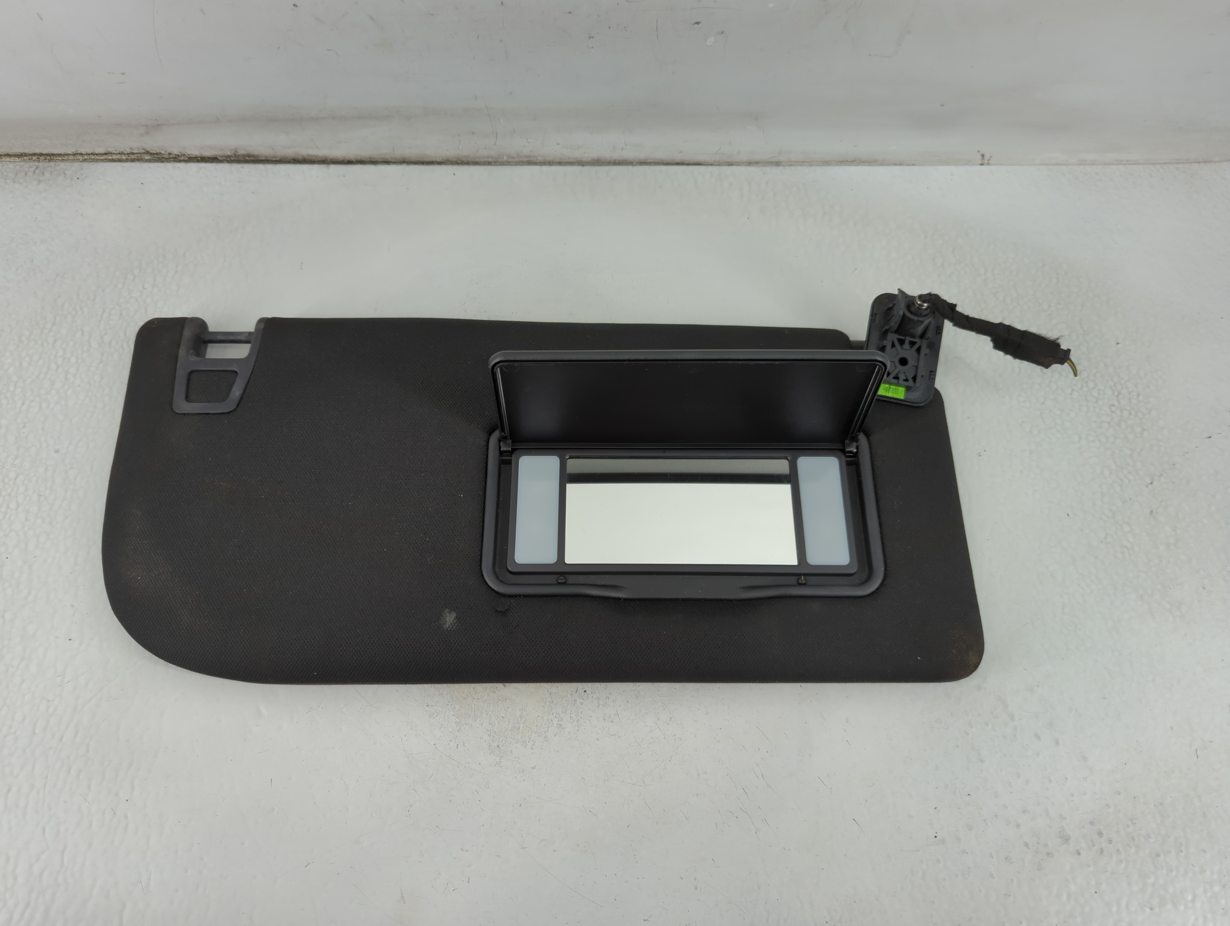 2015-2017 Ford F-150 Passenger Sun Visor Mirror Right Sunvisor Black 925076 - Oemusedautoparts1.com