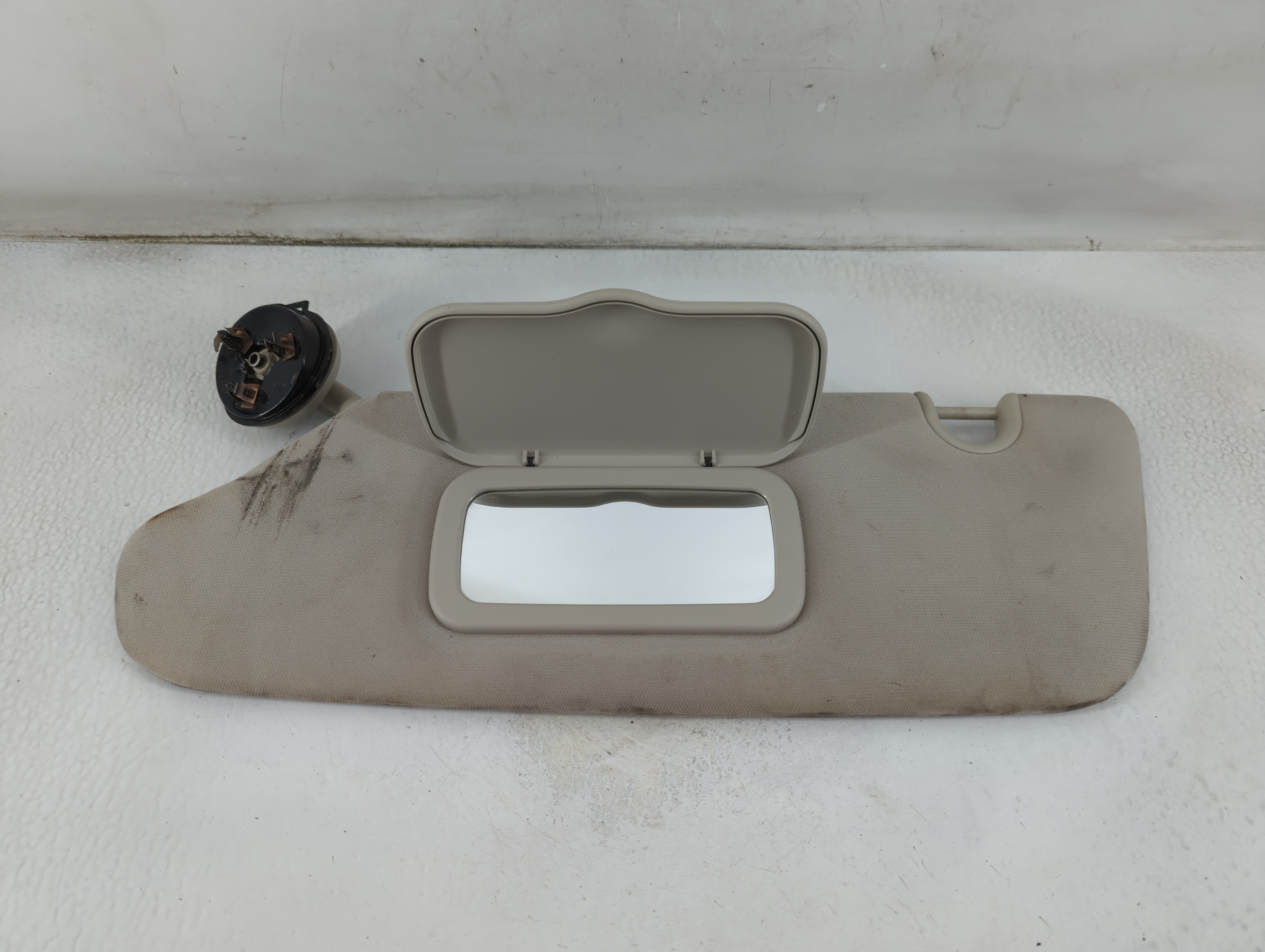 Picture of Dodge Caravan Driver Sun Visor Mirror Left Sunvisor Tan 925083