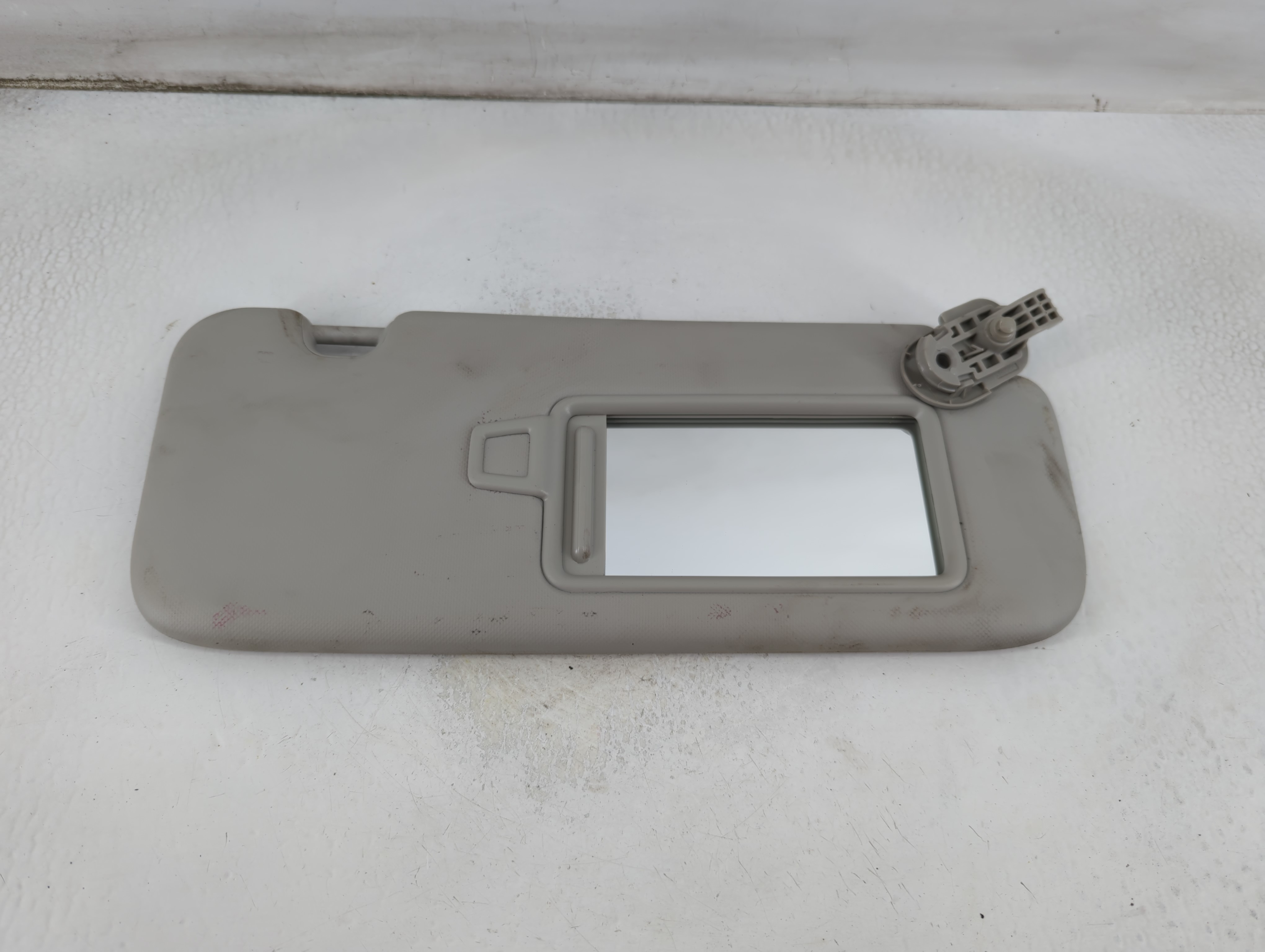 2019-2021 Kia Forte Passenger Sun Visor Mirror Right Sunvisor Ivory 925084 - Oemusedautoparts1.com