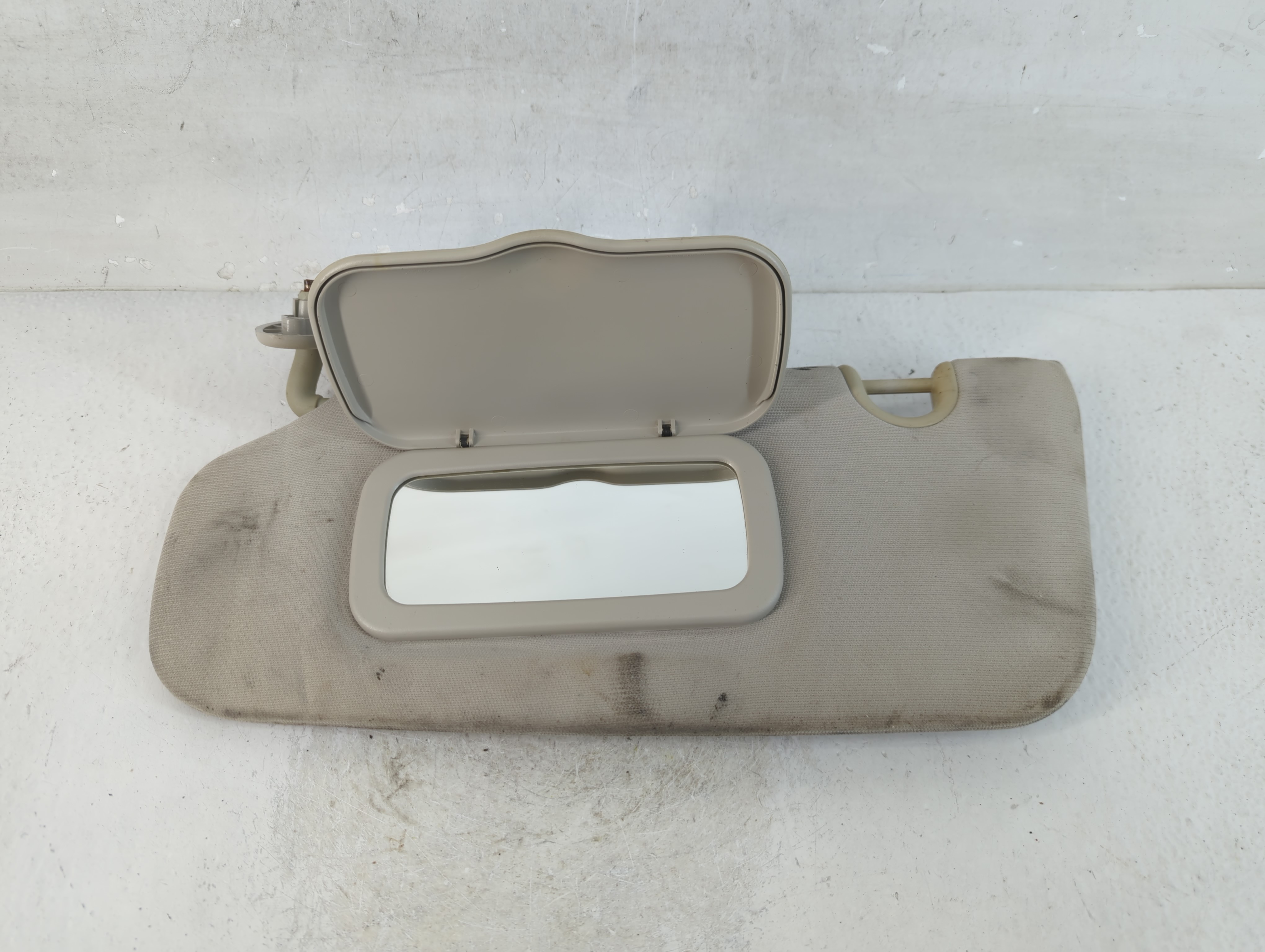 2010-2017 Jeep Patriot Driver Sun Visor Mirror Left Sunvisor Ivory 925100 - Oemusedautoparts1.com
