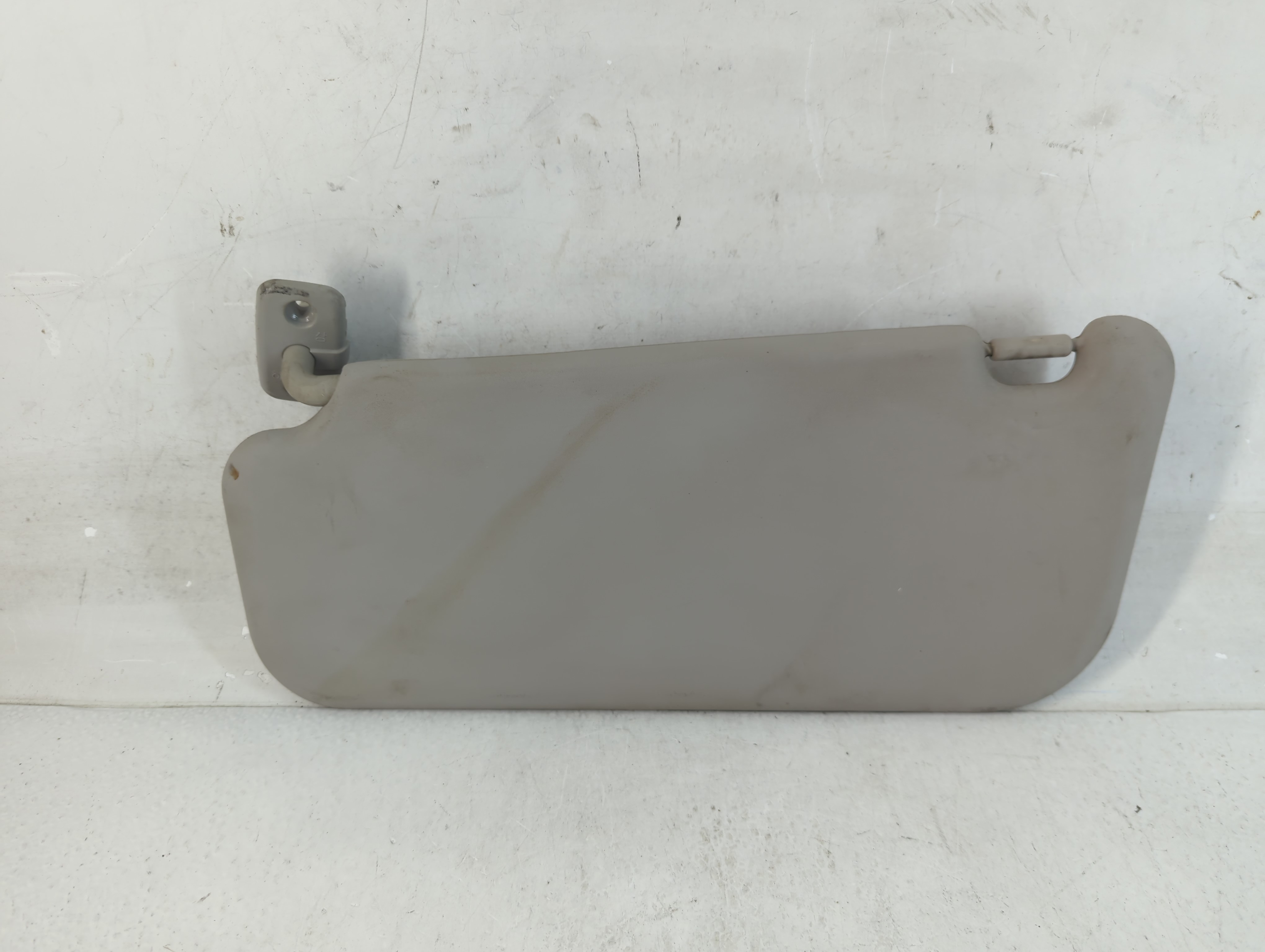 2010-2013 Kia Soul Passenger Sun Visor Mirror Right Sunvisor Gray 925102 - Oemusedautoparts1.com
