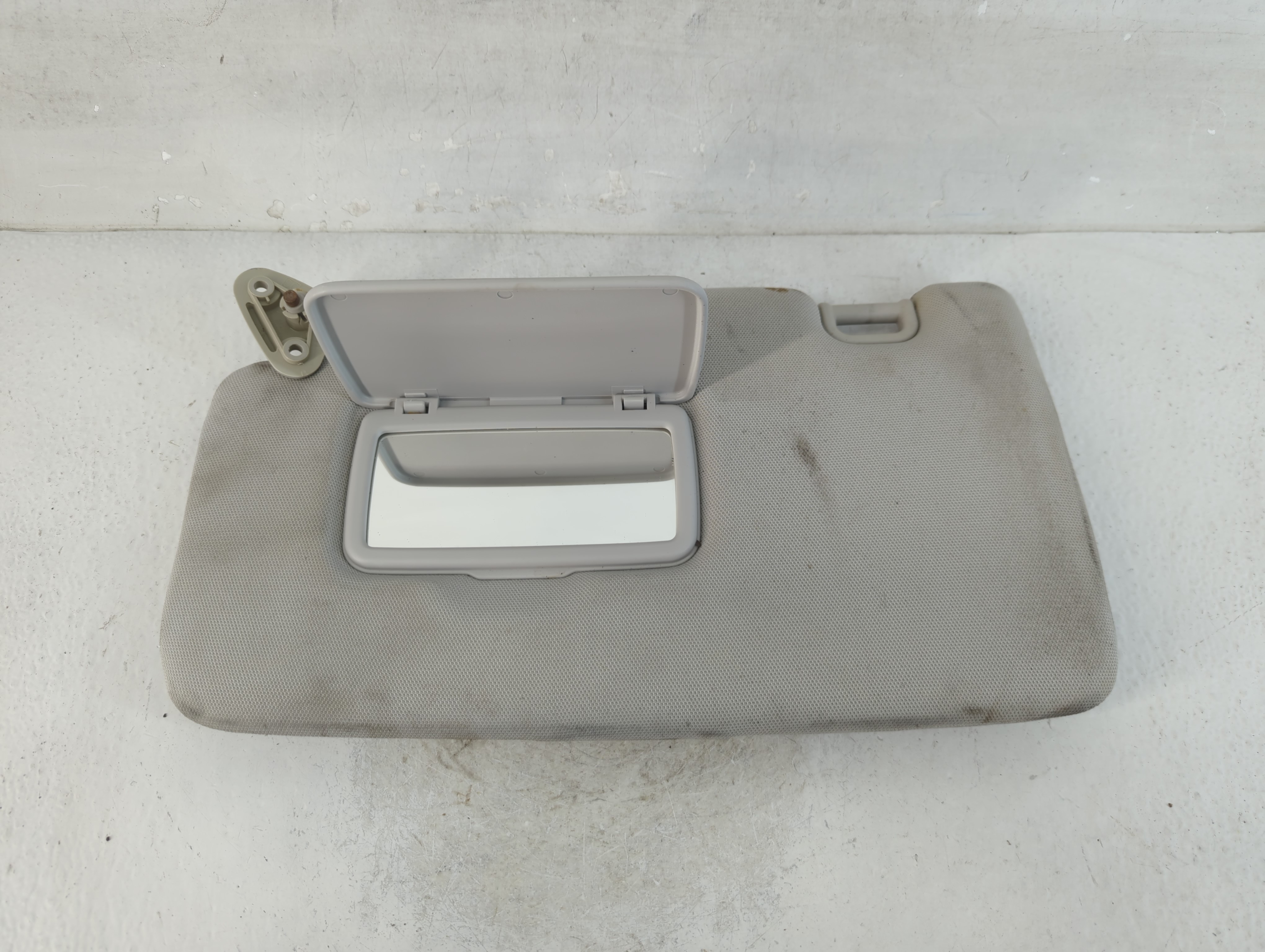 2014 Subaru Forester Driver Sun Visor Mirror Left Sunvisor Grey 925108 - Oemusedautoparts1.com