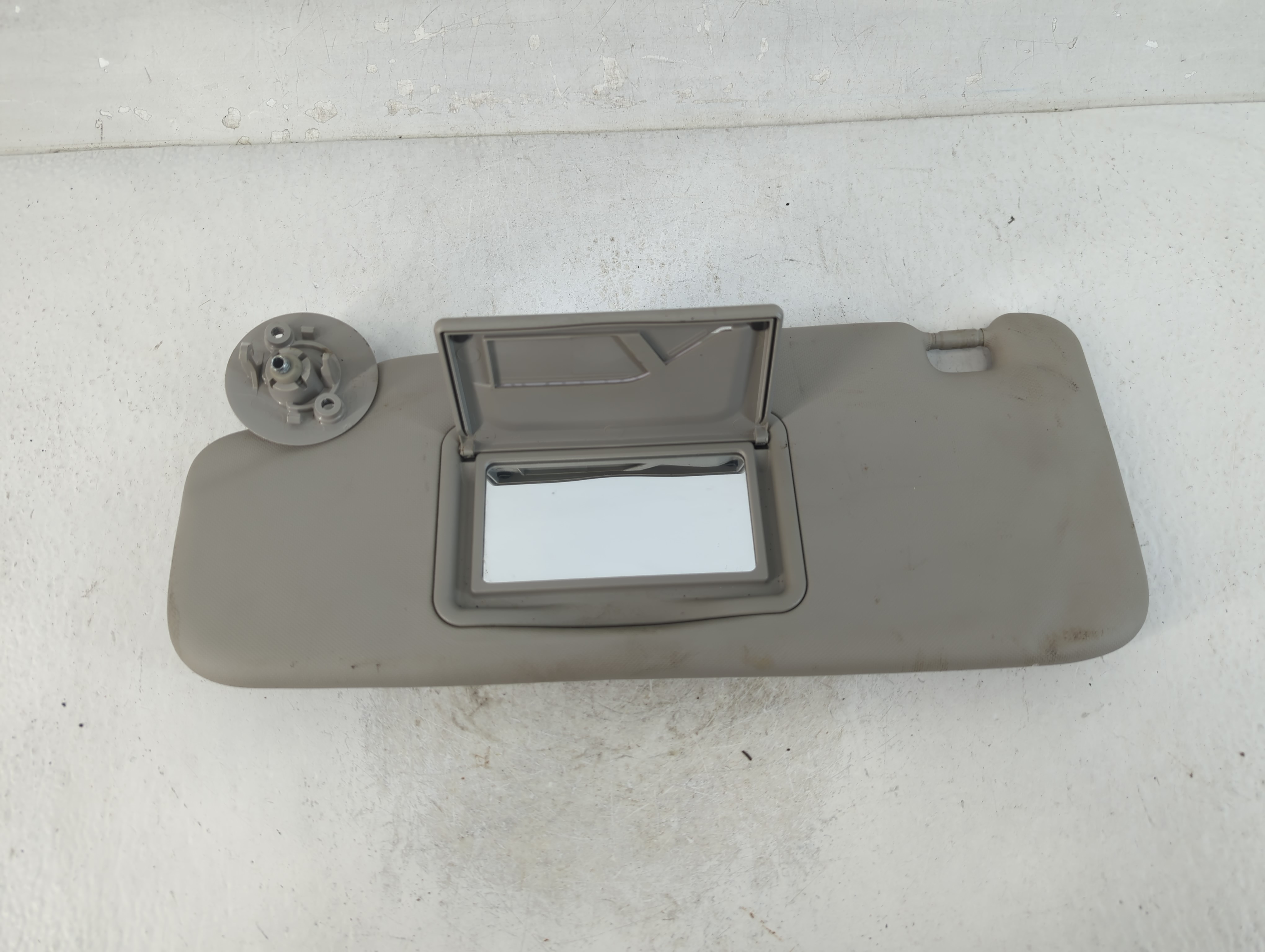 2012-2019 Chevrolet Sonic Passenger Sun Visor Mirror Right Sunvisor Gray 925116 - Oemusedautoparts1.com