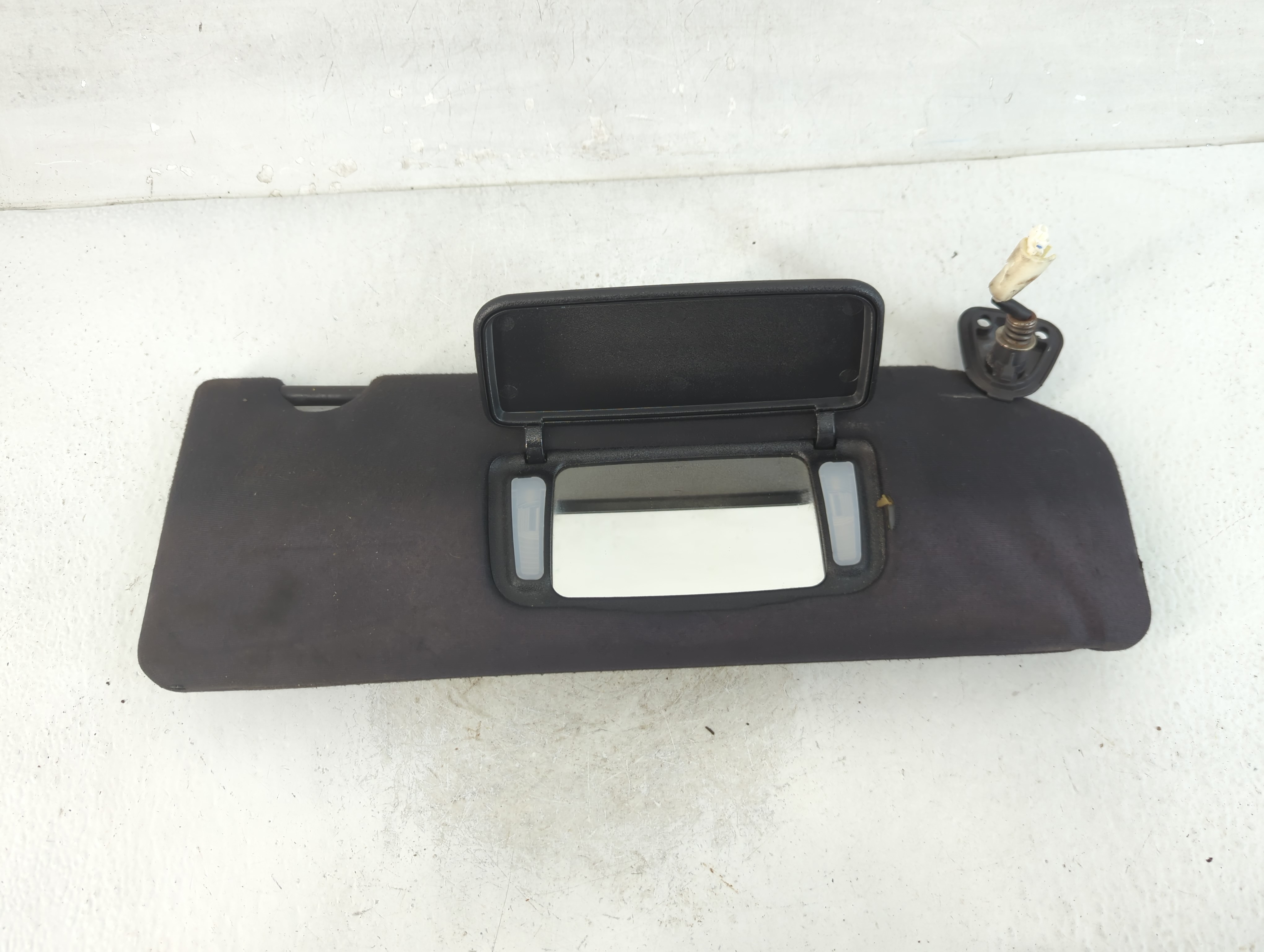 2006-2008 Toyota Solara Driver Sun Visor Mirror Left Sunvisor Black 925117 - Oemusedautoparts1.com