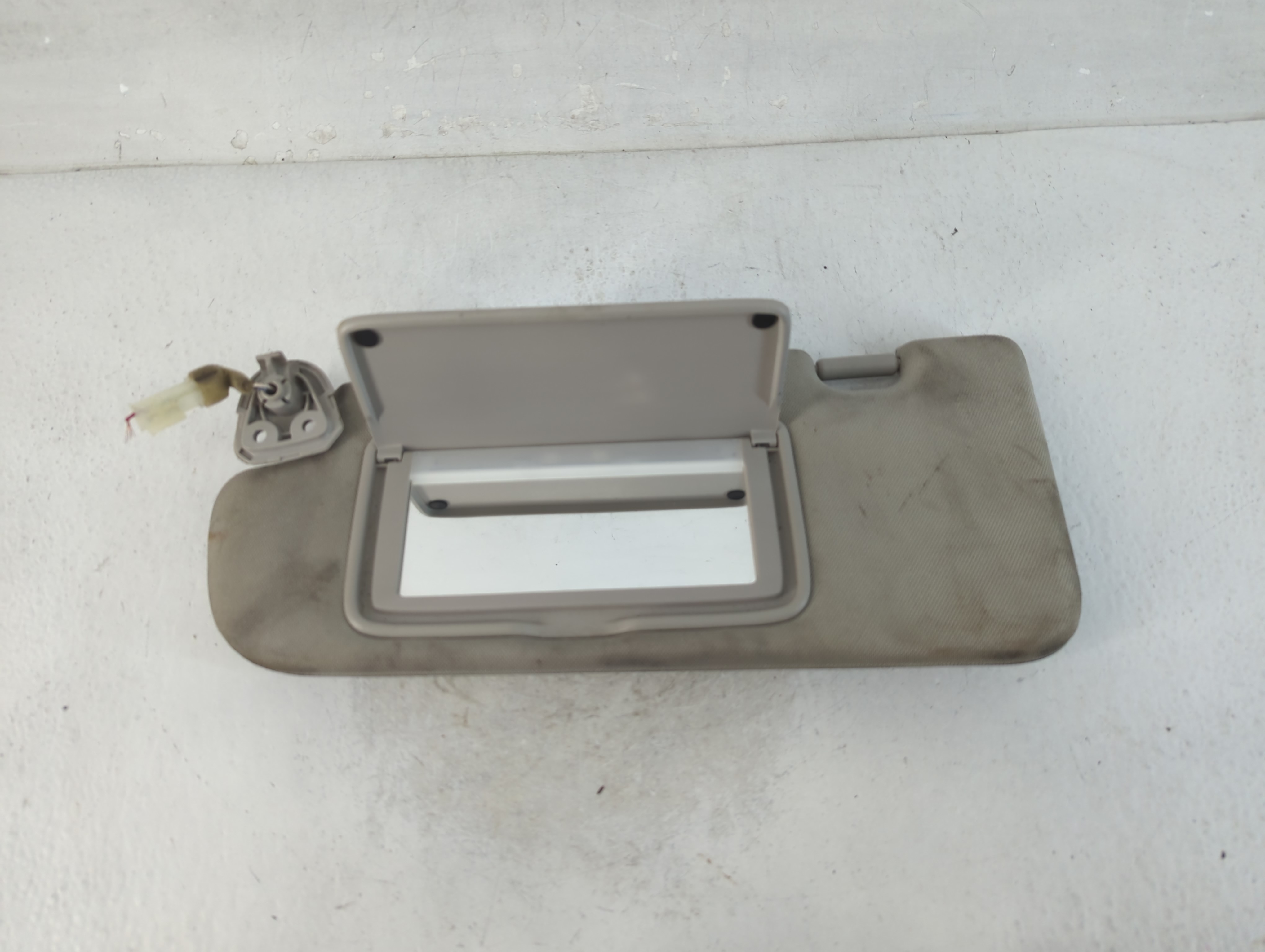 2014-2020 Infiniti Q50 Driver Sun Visor Mirror Left Sunvisor Gray 925144 - Oemusedautoparts1.com