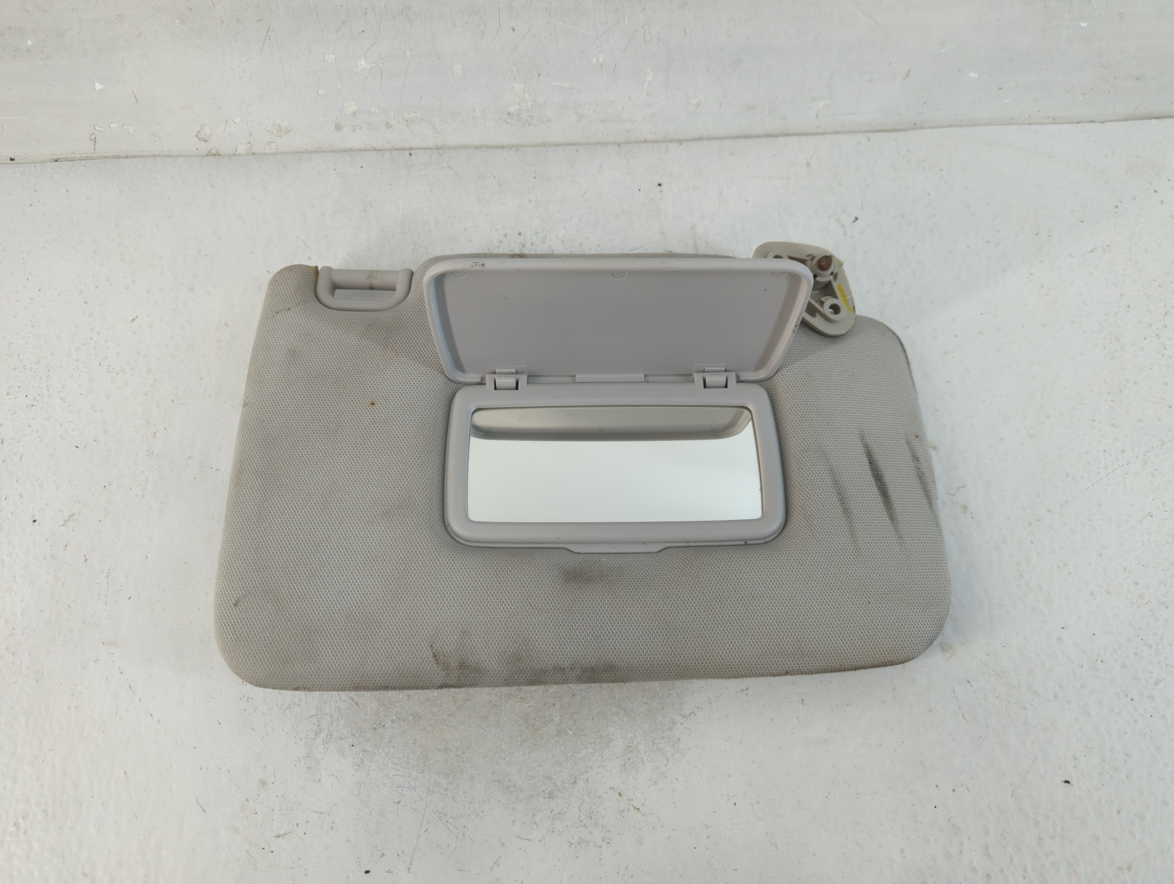 2014-2016 Subaru Forester Passenger Sun Visor Mirror Right Sunvisor Ivory 925153 - Oemusedautoparts1.com