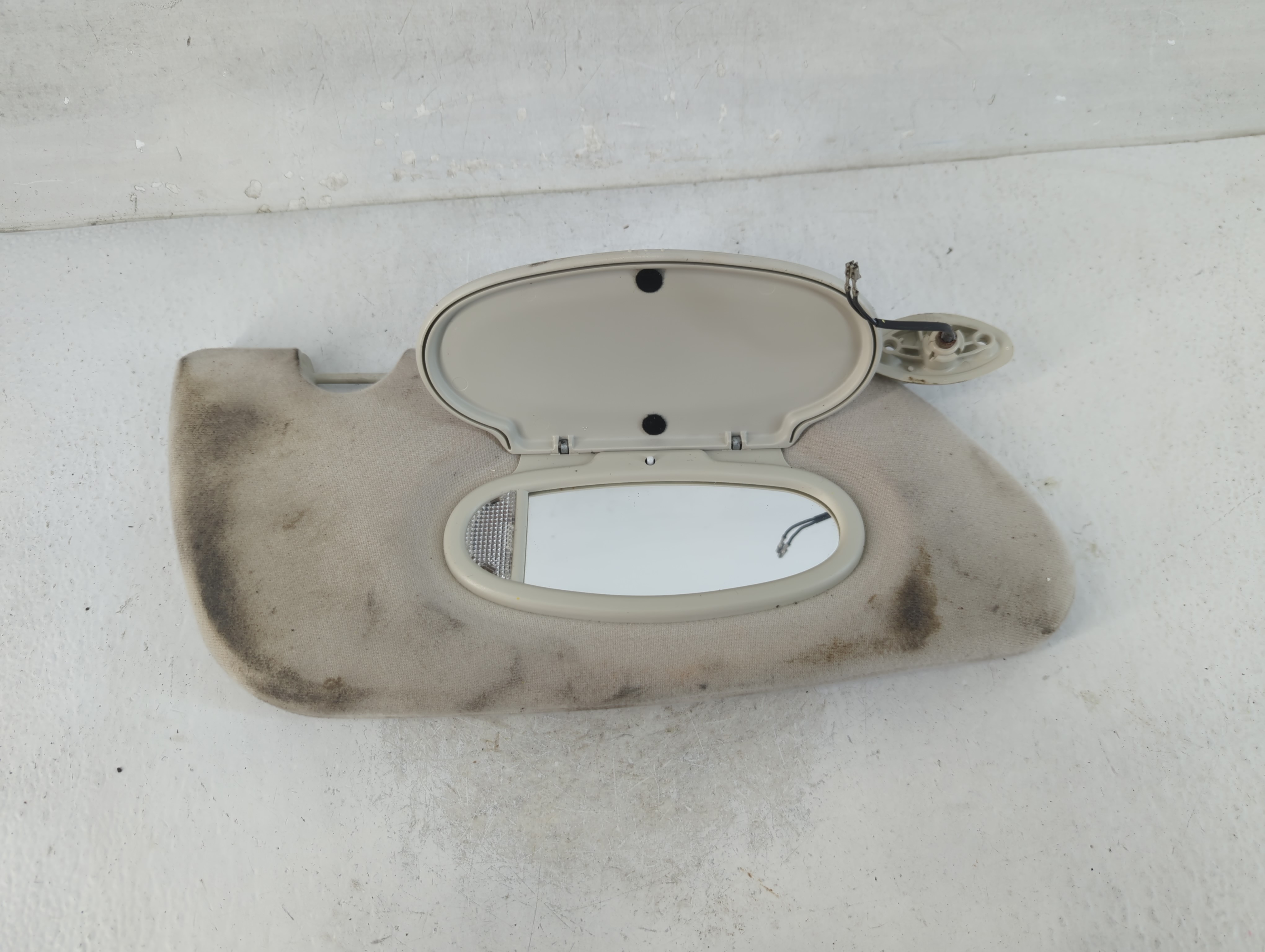 2006-2010 Chrysler Pt Cruiser Passenger Sun Visor Mirror Right Sunvisor 925159 - Oemusedautoparts1.com