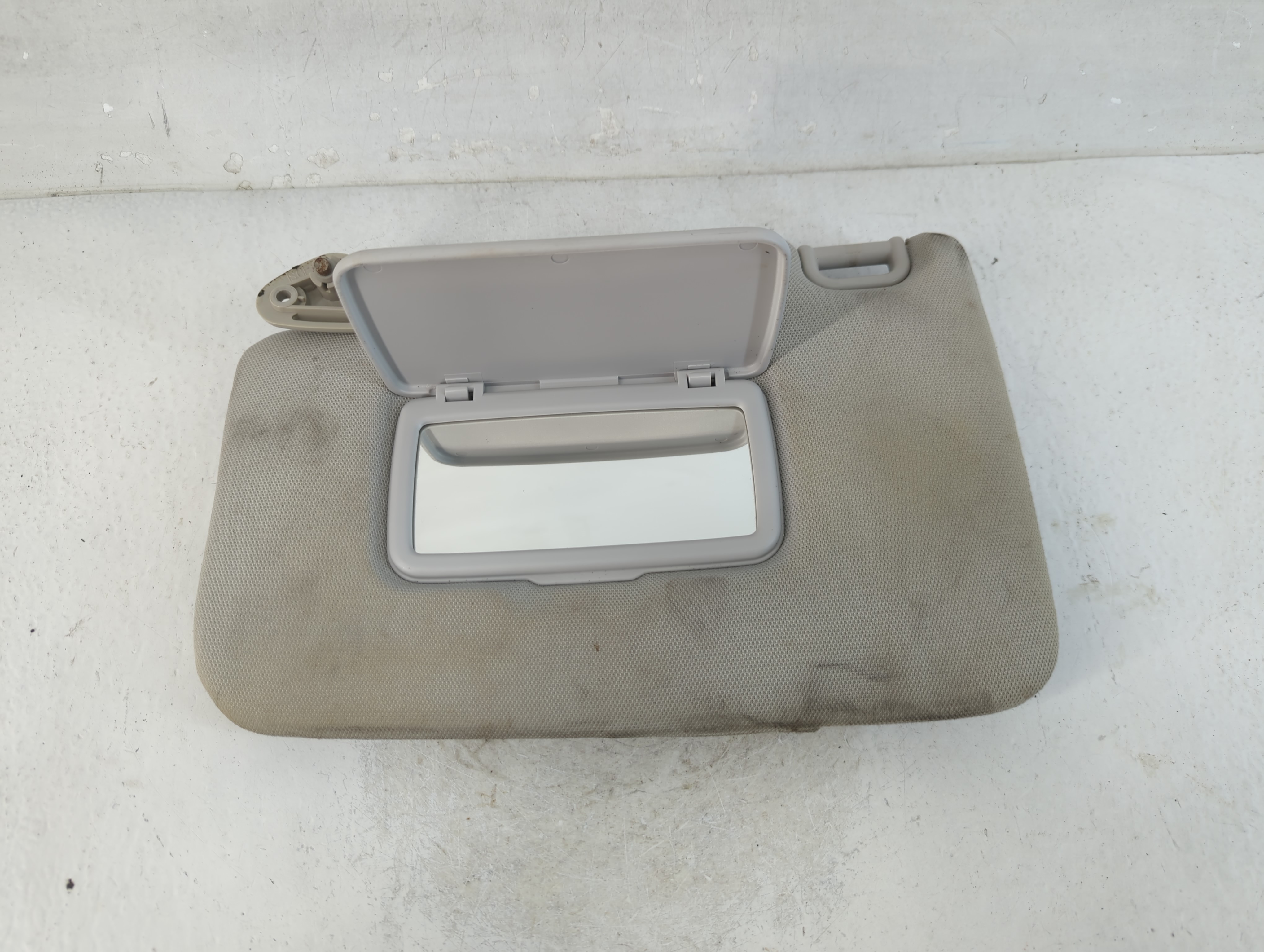 2015 Subaru Forester Driver Sun Visor Mirror Left Sunvisor Grey 925165 - Oemusedautoparts1.com