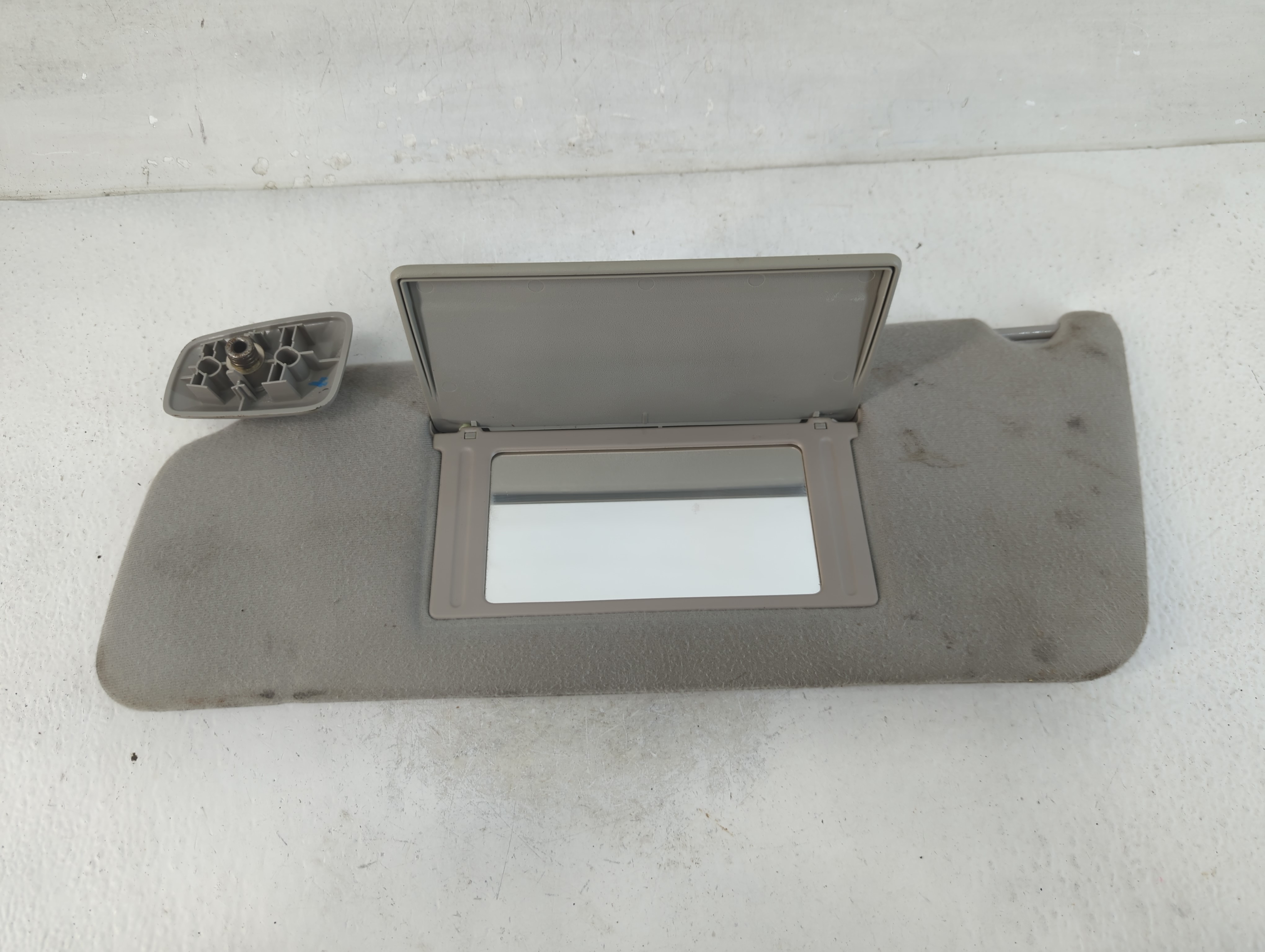 2006-2009 Ford Explorer Driver Sun Visor Mirror Left Sunvisor Gray 925166 - Oemusedautoparts1.com