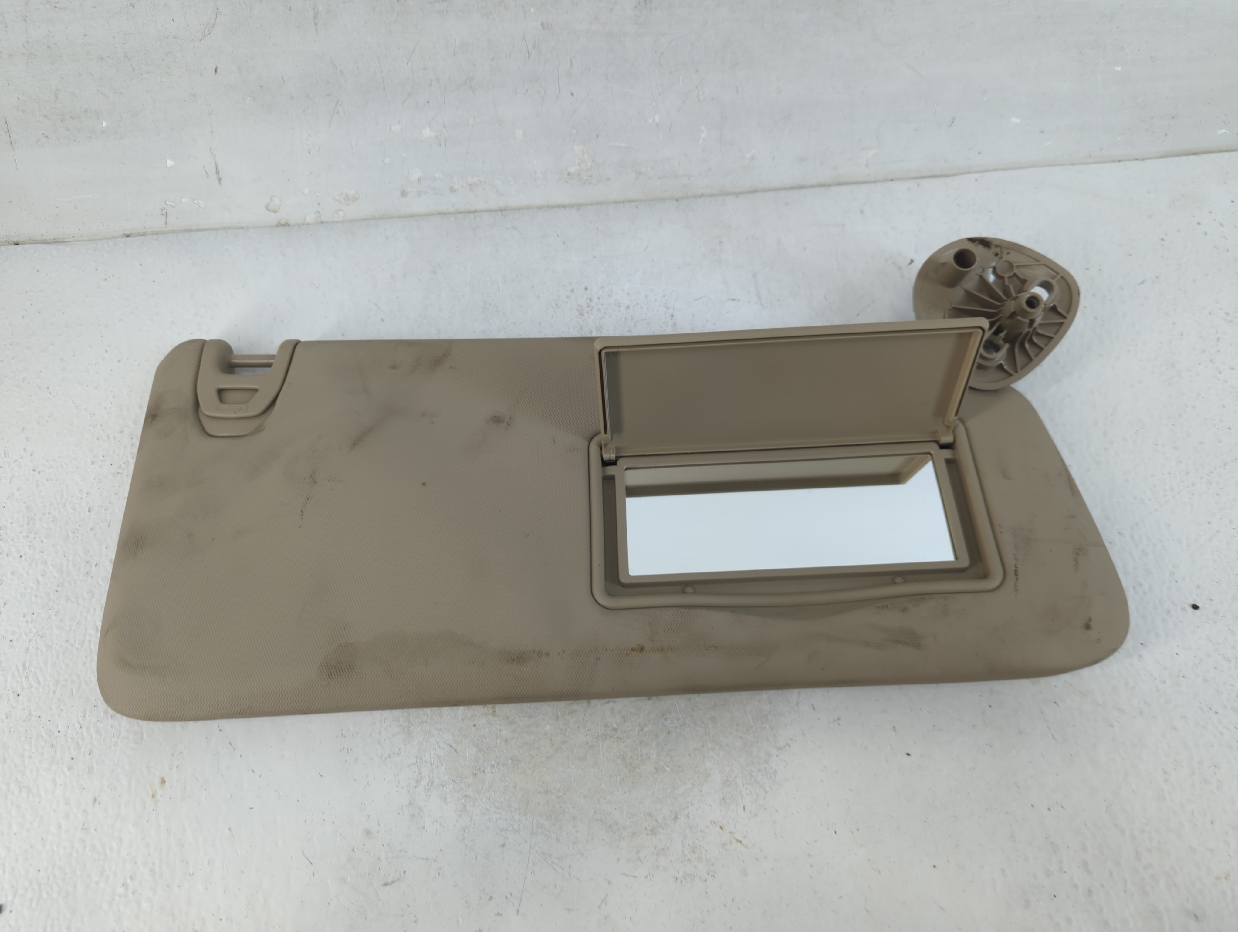 Picture of Dodge Ram 2500 Passenger Sun Visor Mirror Right Sunvisor Beige 925170
