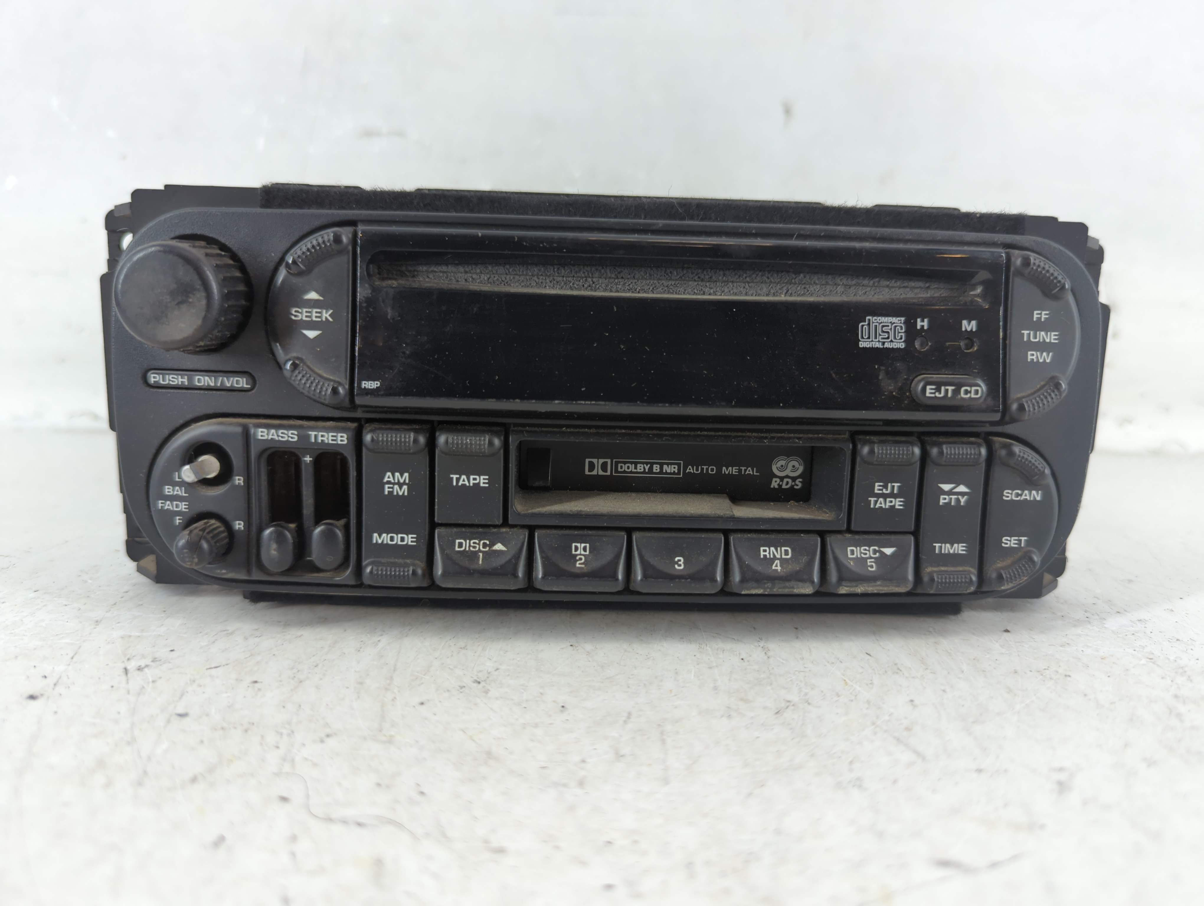 2002-2004 Jeep Grand Cherokee Am Fm Cd Player Radio Receiver 925354 - Oemusedautoparts1.com