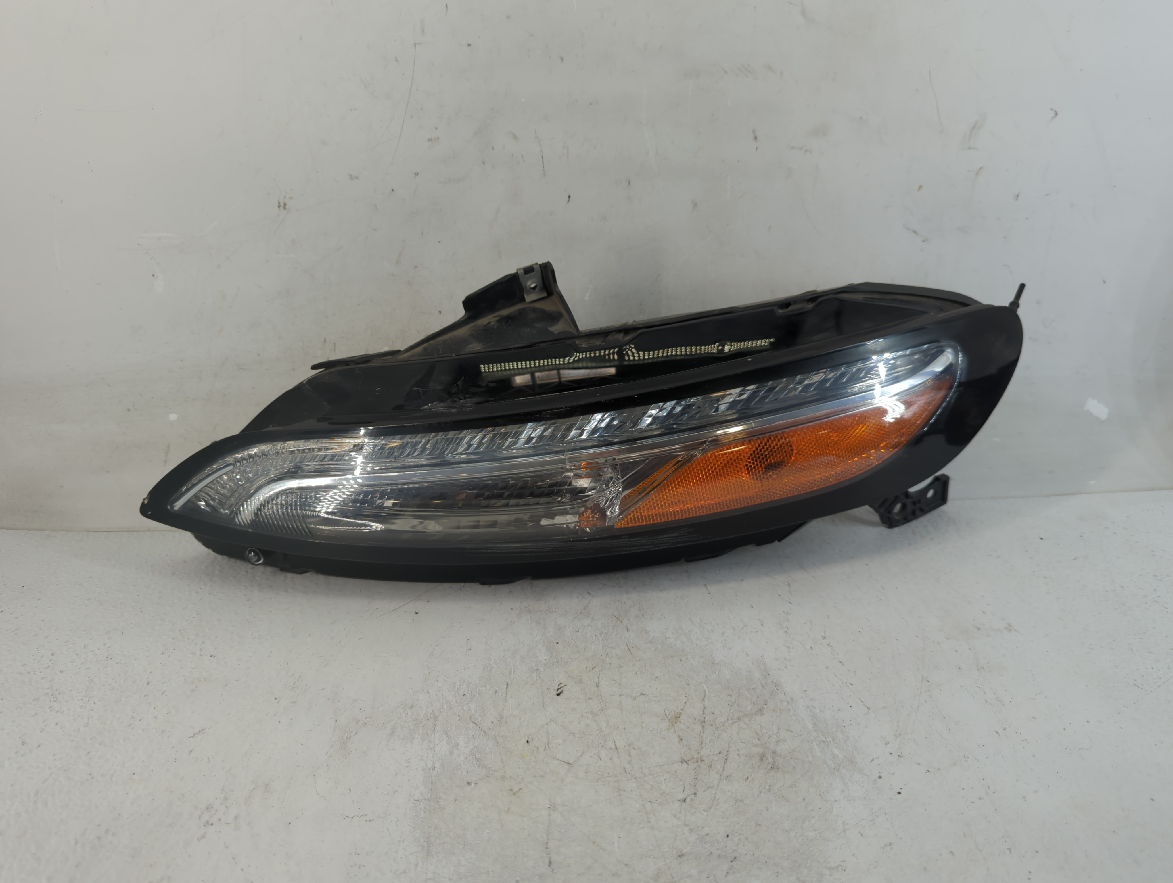 2014-2018 Jeep Cherokee Driver Left Oem Front Light Lamp 925391 - Oemusedautoparts1.com